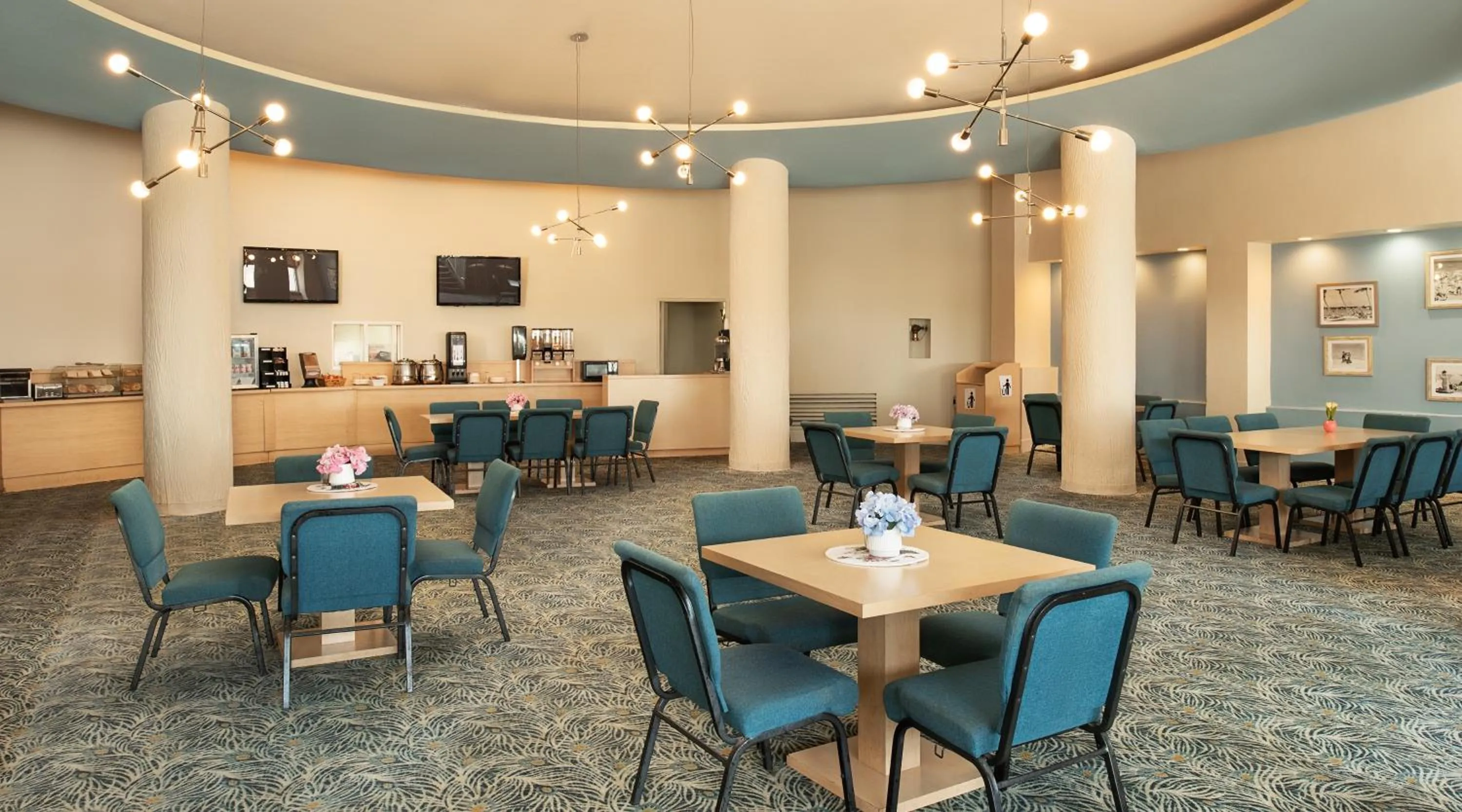 Restaurant/places to eat in Sherry Frontenac Oceanfront