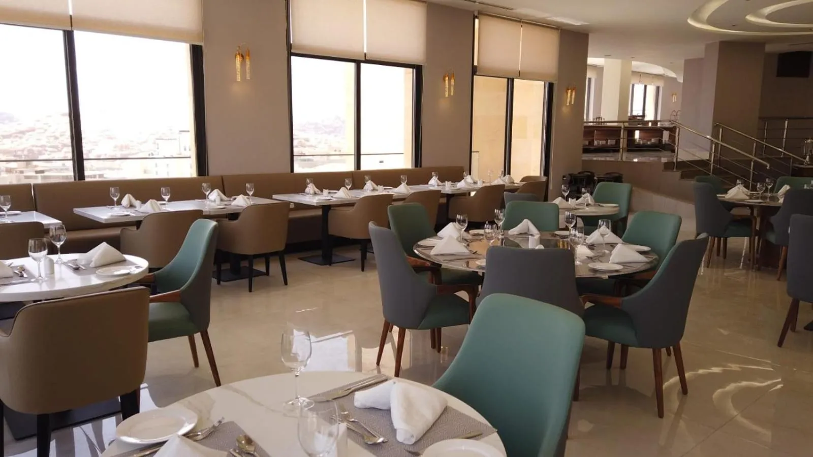 Restaurant/places to eat in H Luxury Hotel