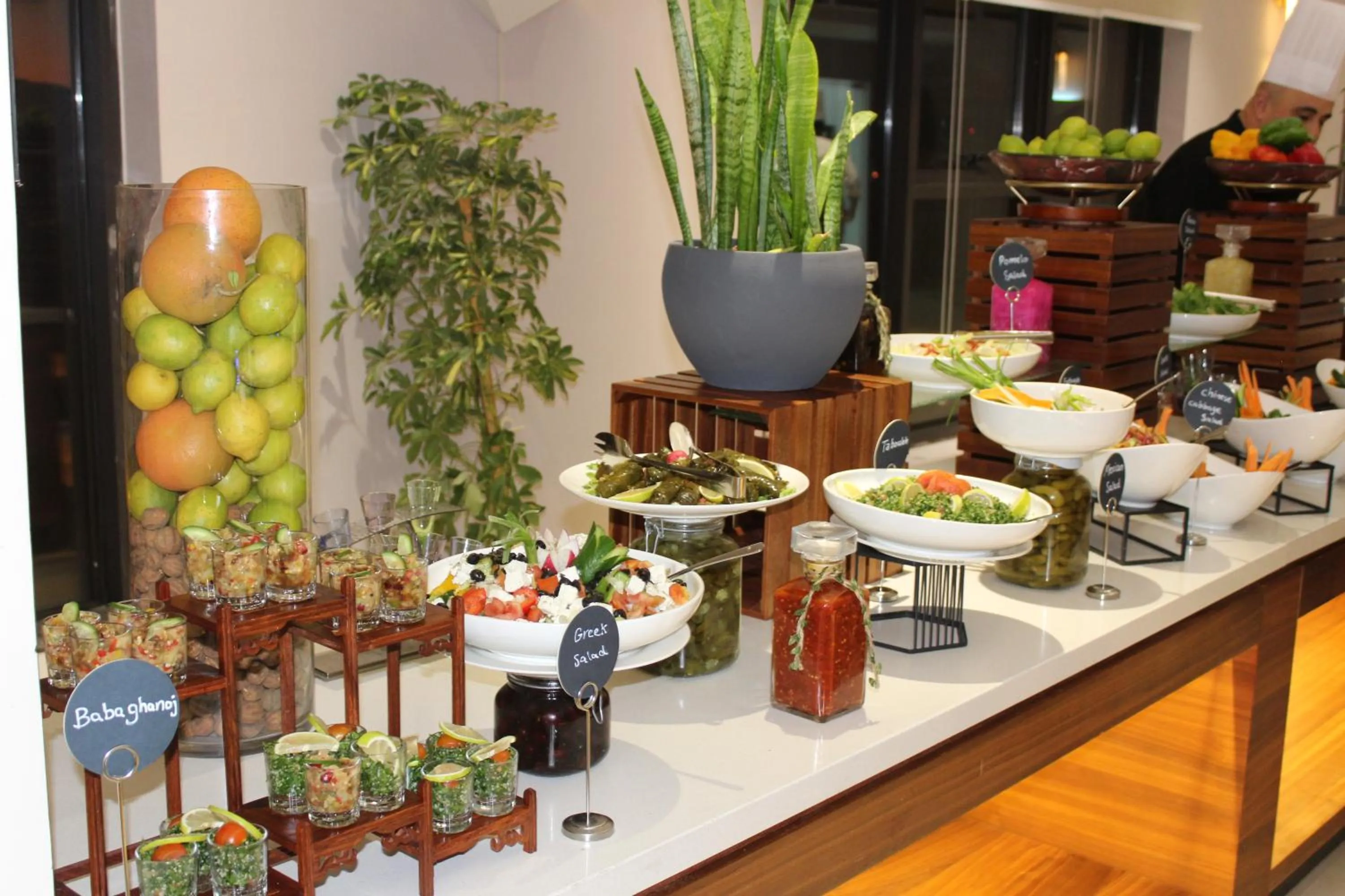 Restaurant/places to eat in H Luxury Hotel