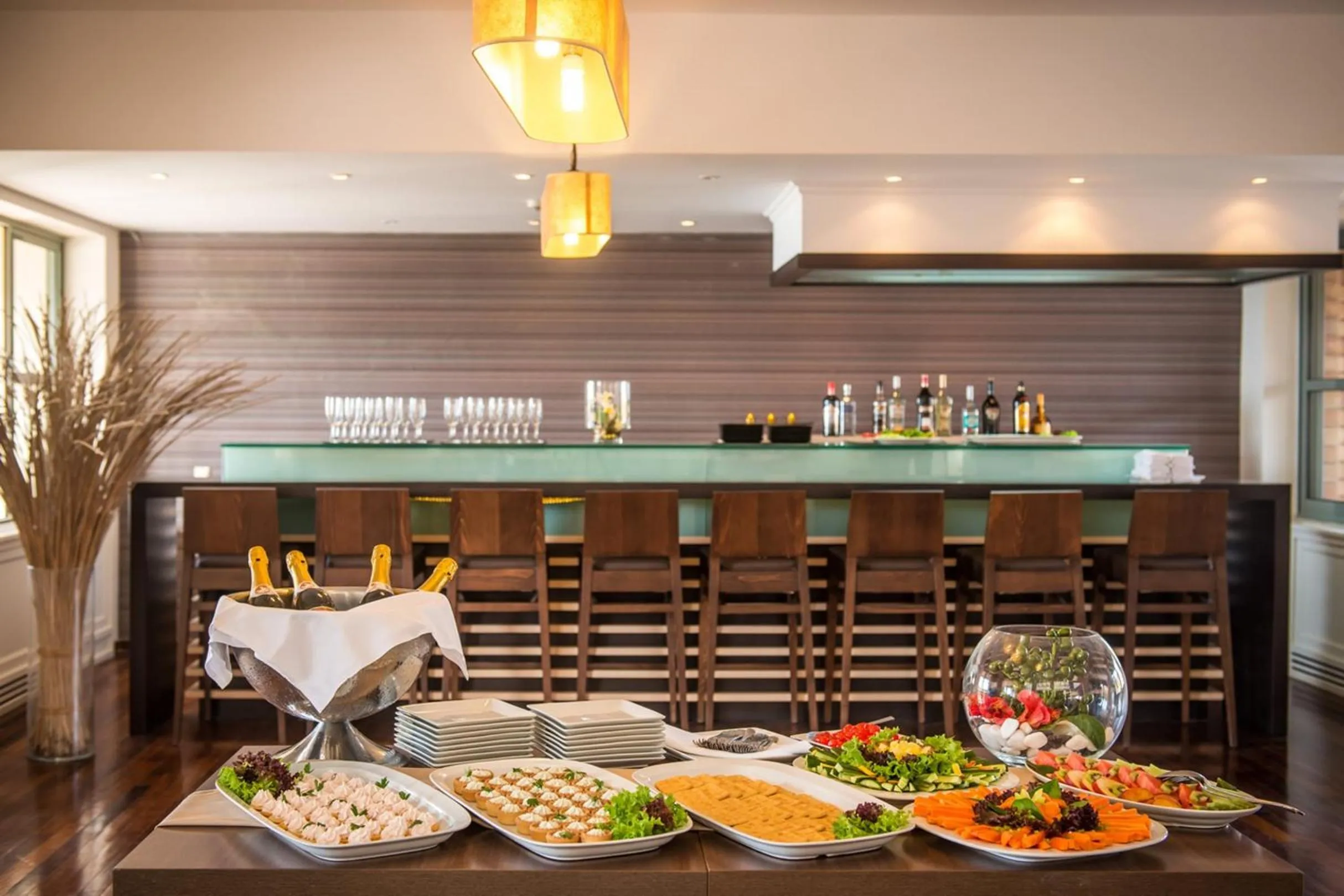 Restaurant/places to eat in Bella Beach Hotel