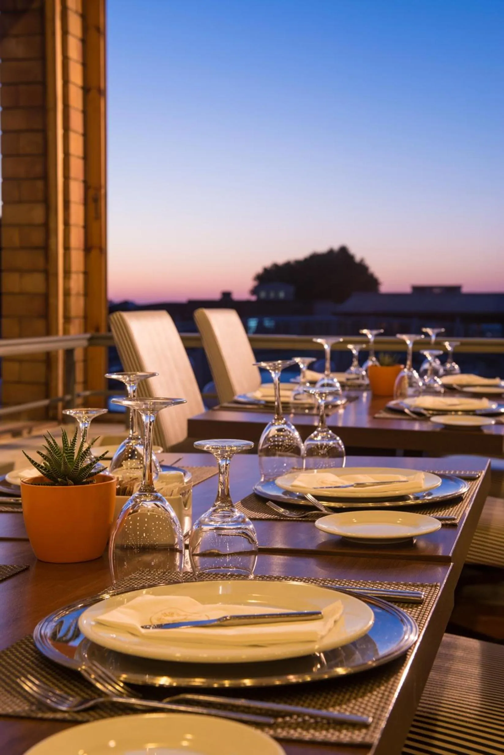 Restaurant/places to eat in Bella Beach Hotel