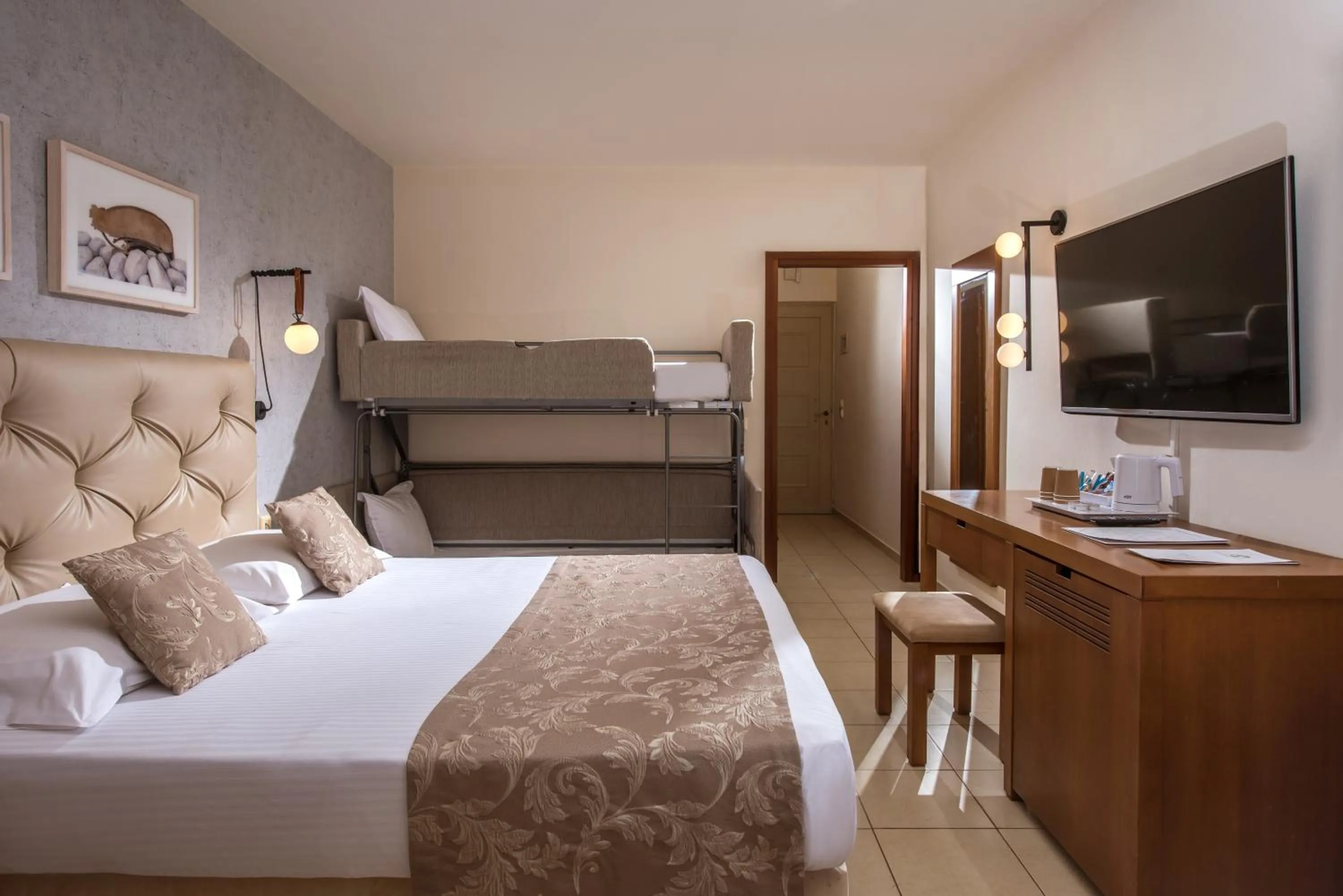 Bedroom, Bed in Bella Beach Hotel