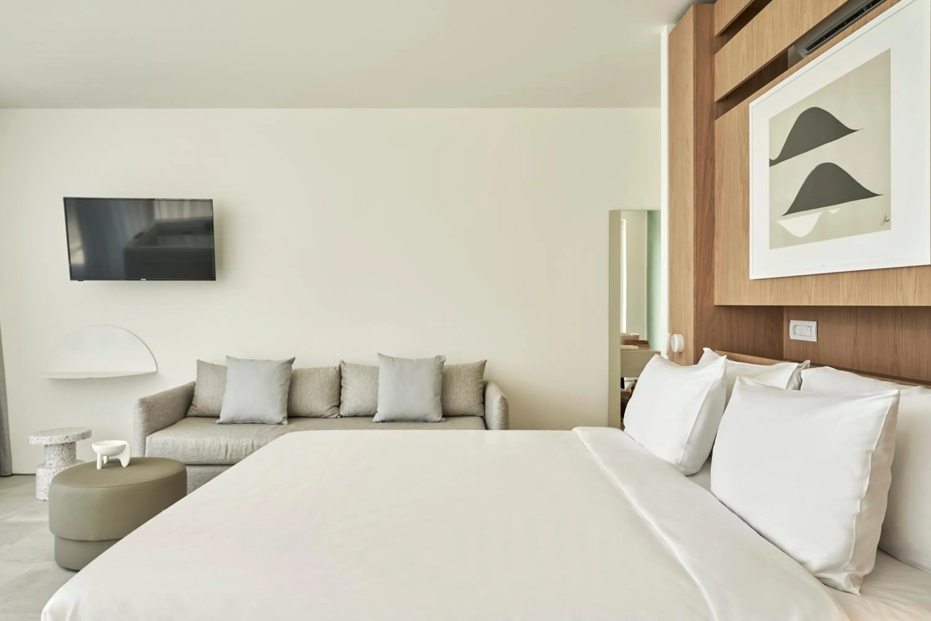 Bedroom, Bed in Radisson Resort Plaza Skiathos