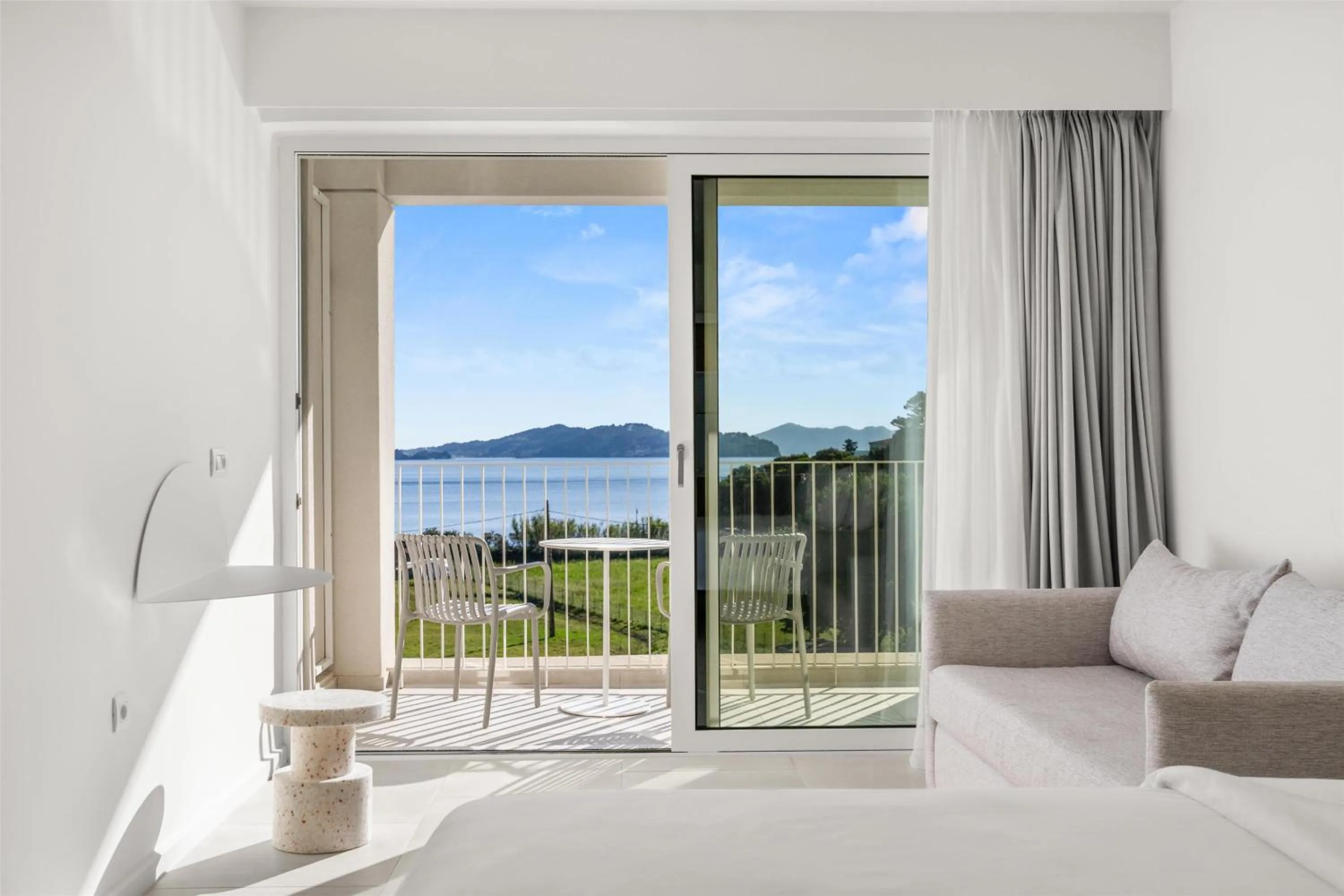 Bedroom, Bed in Radisson Resort Plaza Skiathos