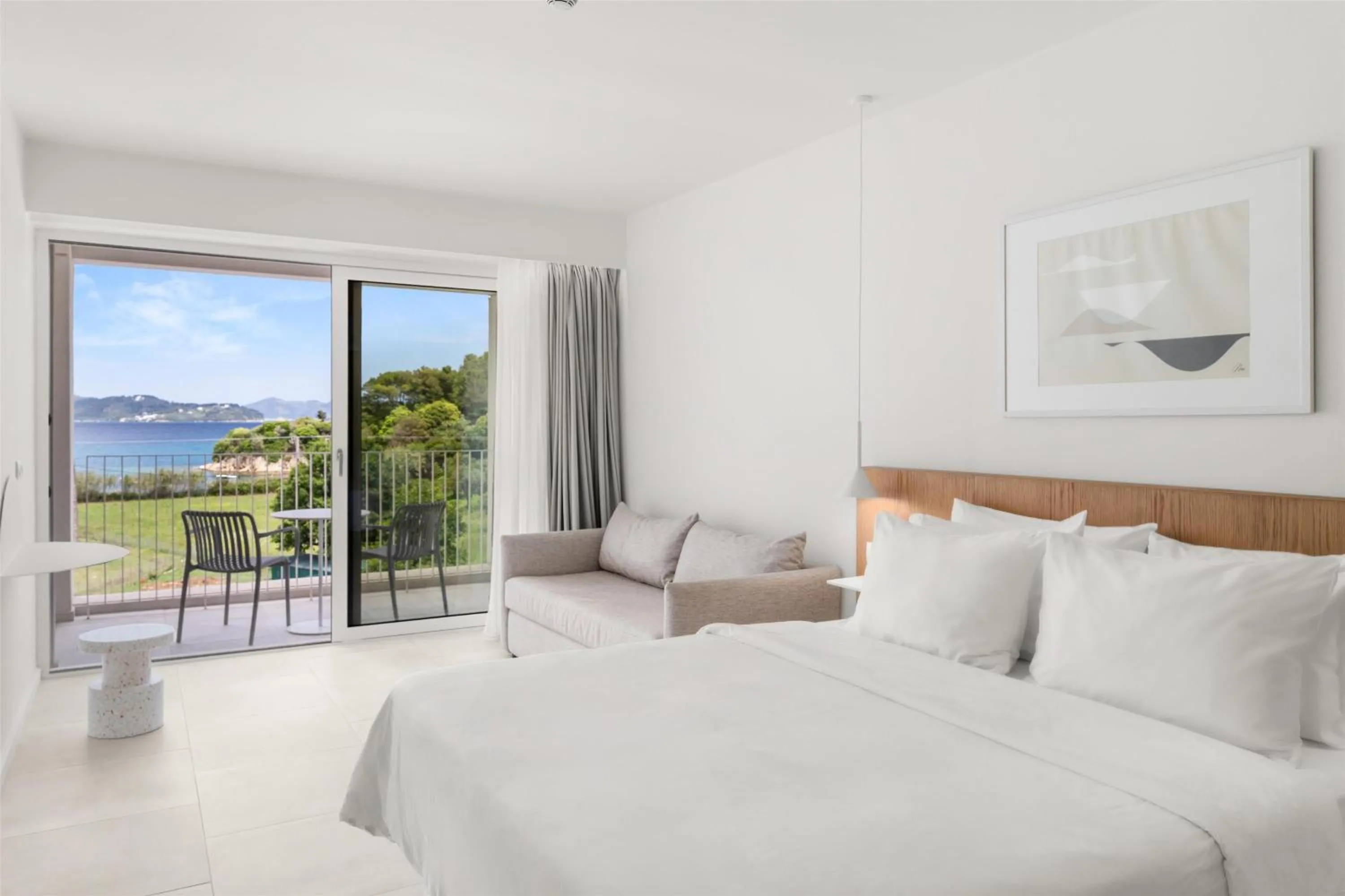 Bedroom, Bed in Radisson Resort Plaza Skiathos