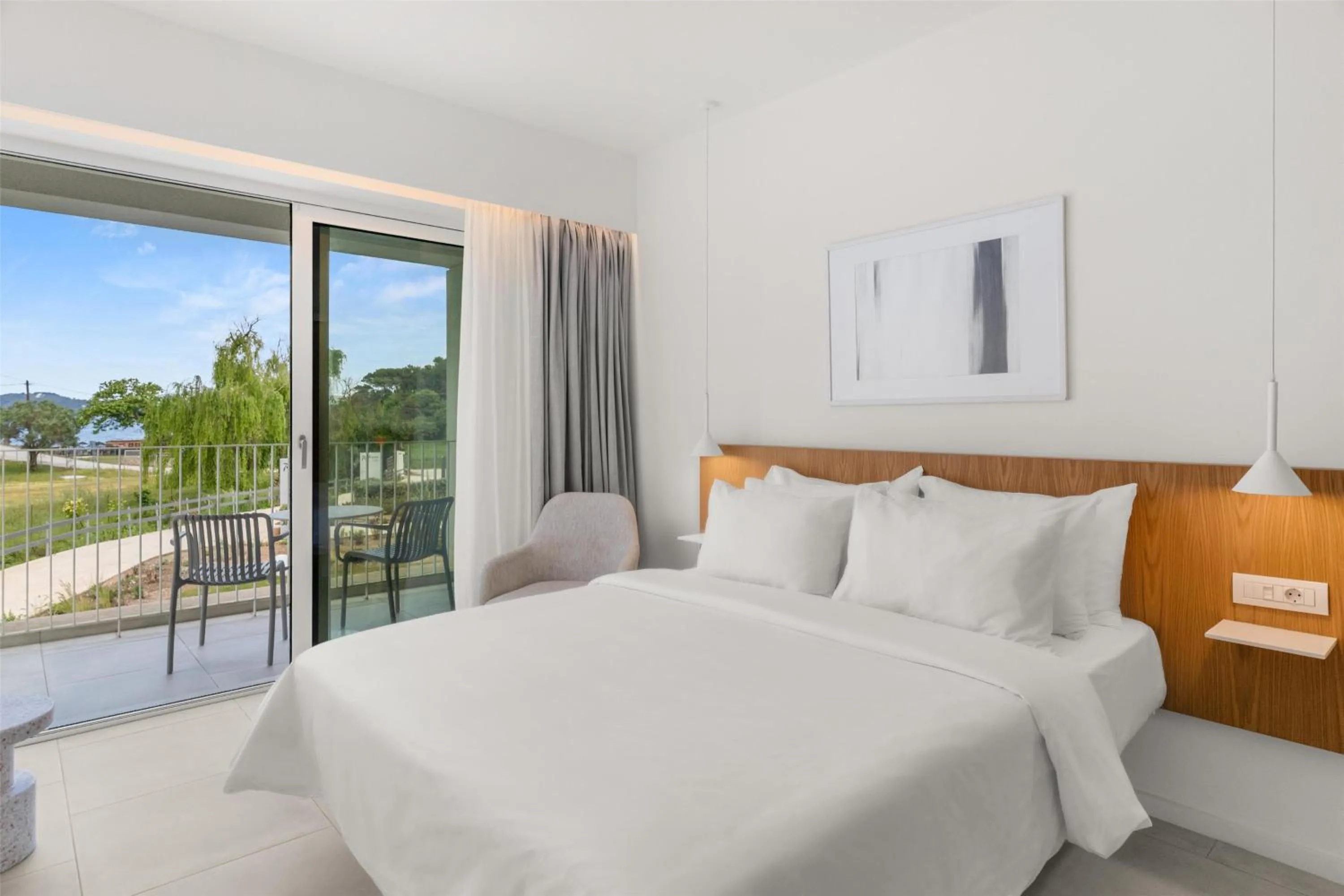 Bedroom, Bed in Radisson Resort Plaza Skiathos