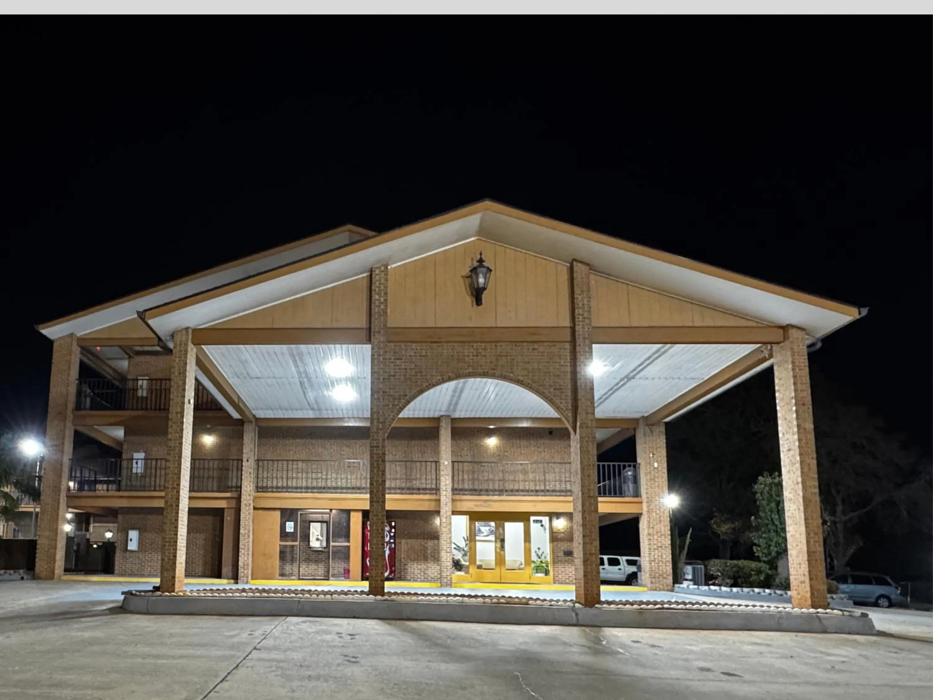 Property building in American Inn and Suites - Atlanta Airport Jonesboro I-75