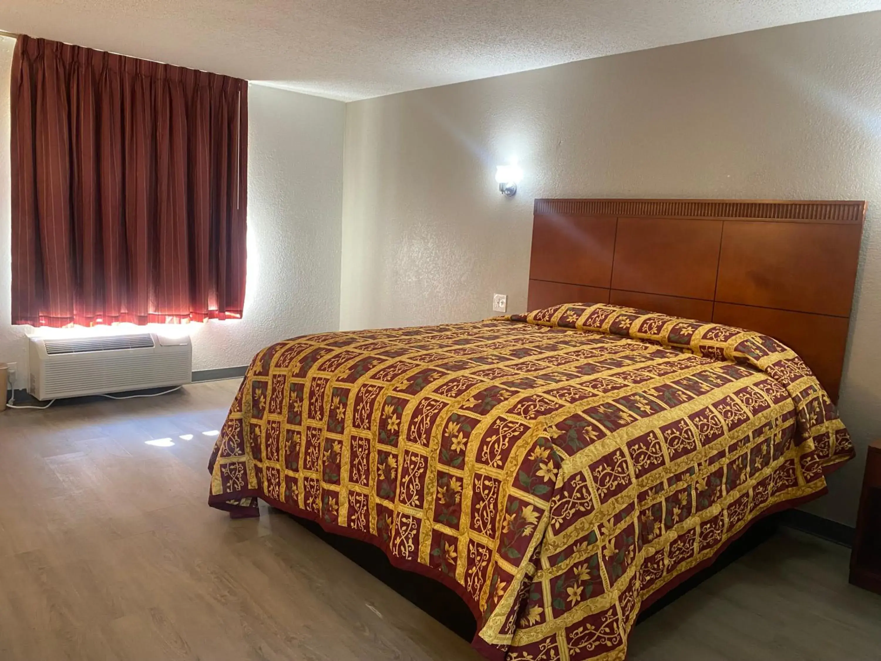 King Room in American Inn and Suites - Atlanta Airport Jonesboro I-75 King Room in American Inn and Suites - Atlanta Airport Jonesboro I-75