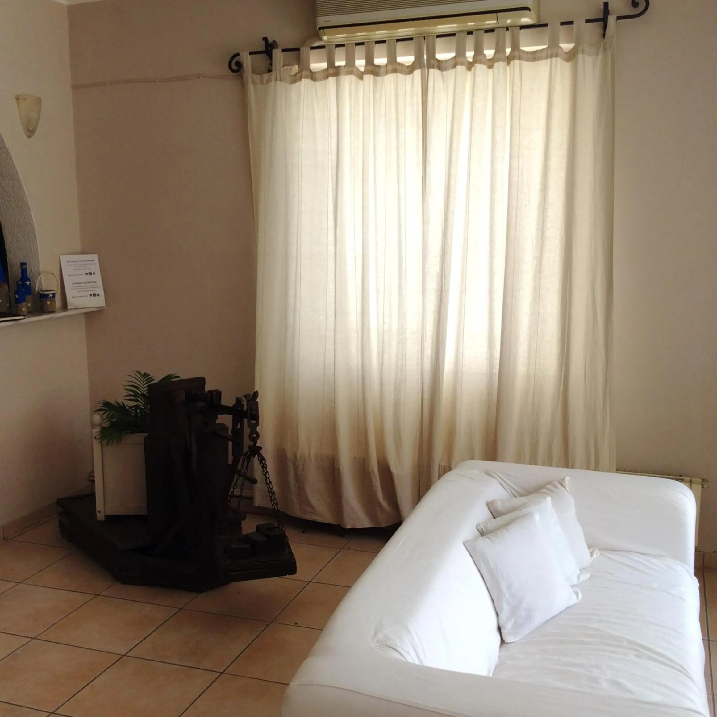 Day, Bed in Rozos Hotel