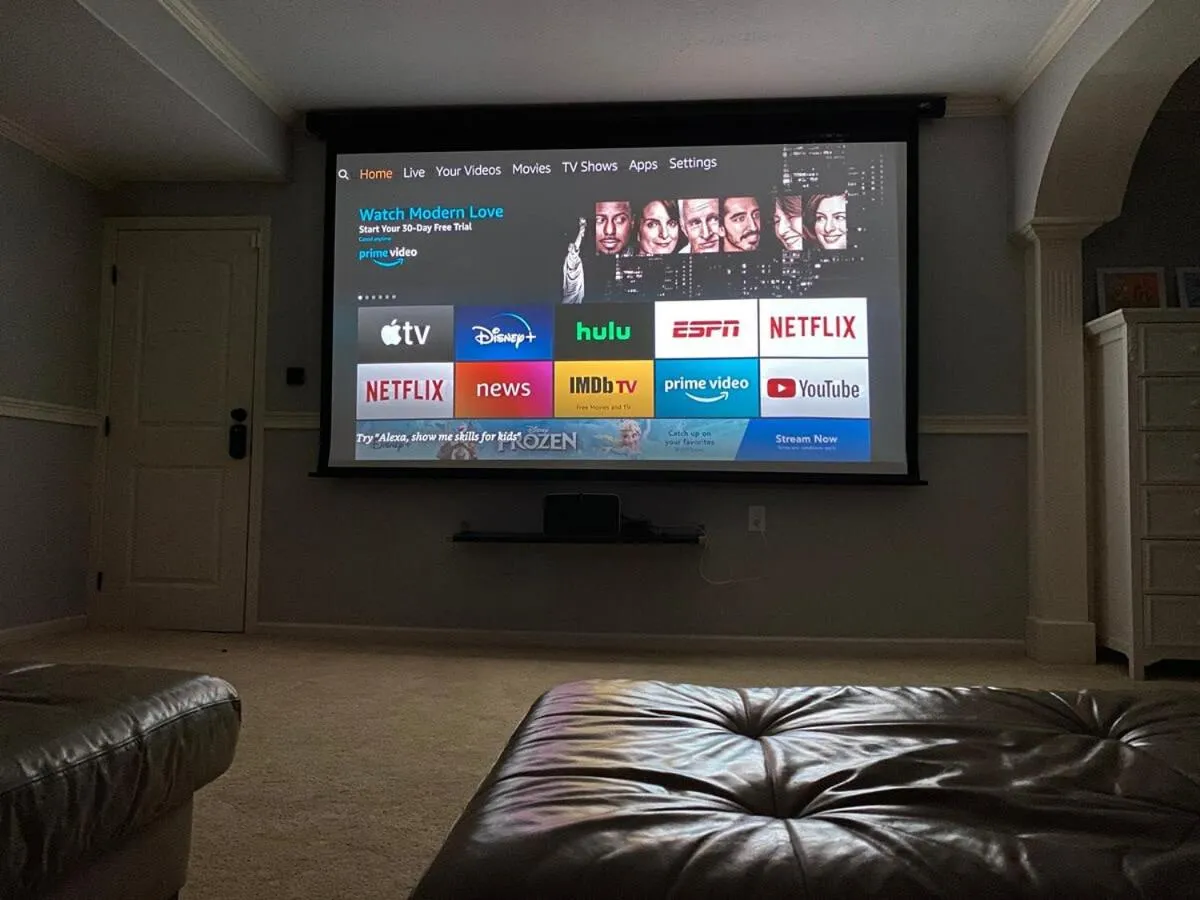 Beautiful relaxing private villa next to a pond smart home and Traeger Grill