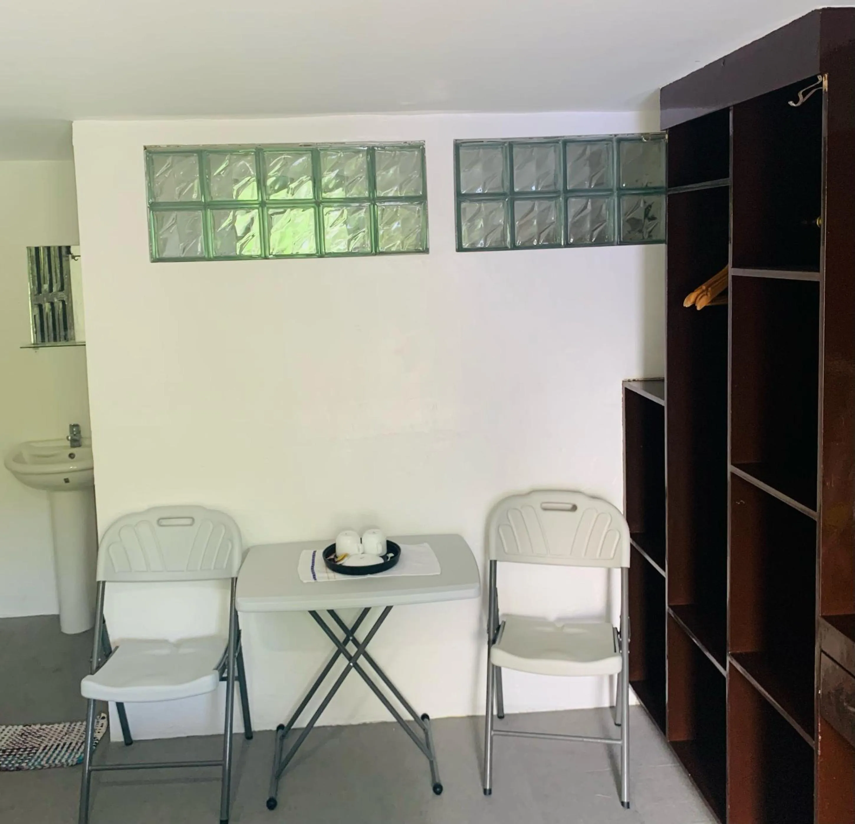 Coffee/tea facilities in The Victorian by Stevrena Accommodations