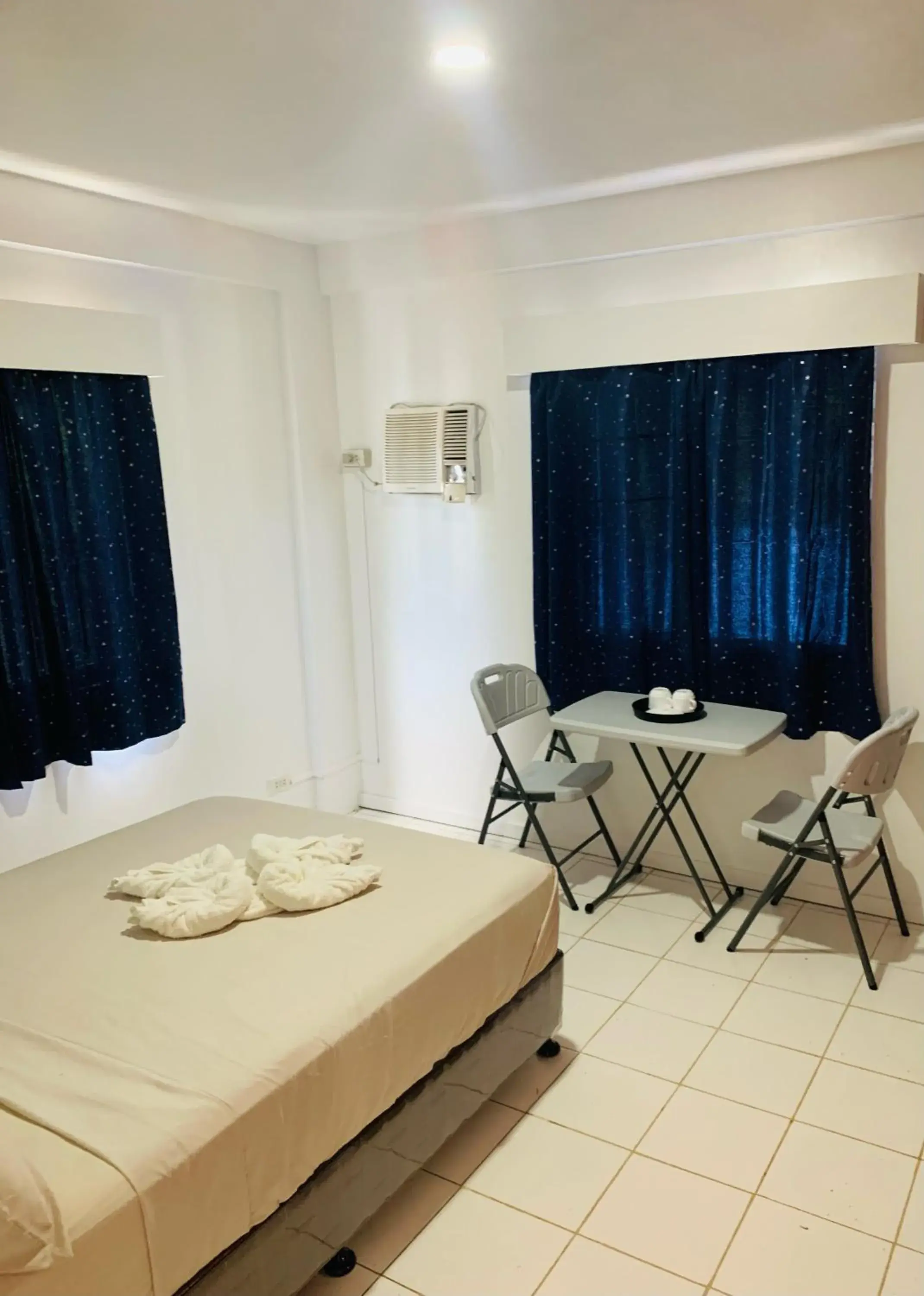 Deluxe Double Room in The Victorian by Stevrena Accommodations Deluxe Double Room in The Victorian by Stevrena Accommodations