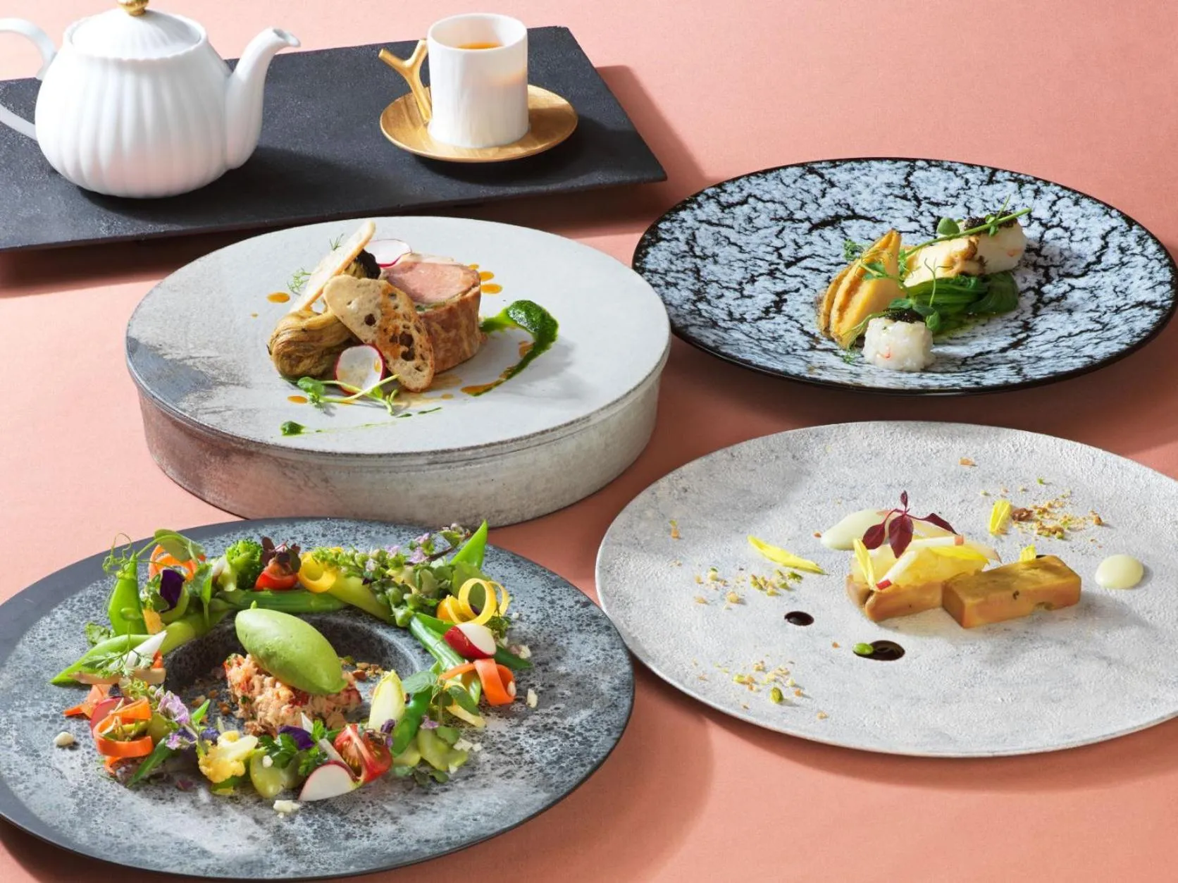 Food in Lake Toya Tsuruga Resort HIKARINOUTA