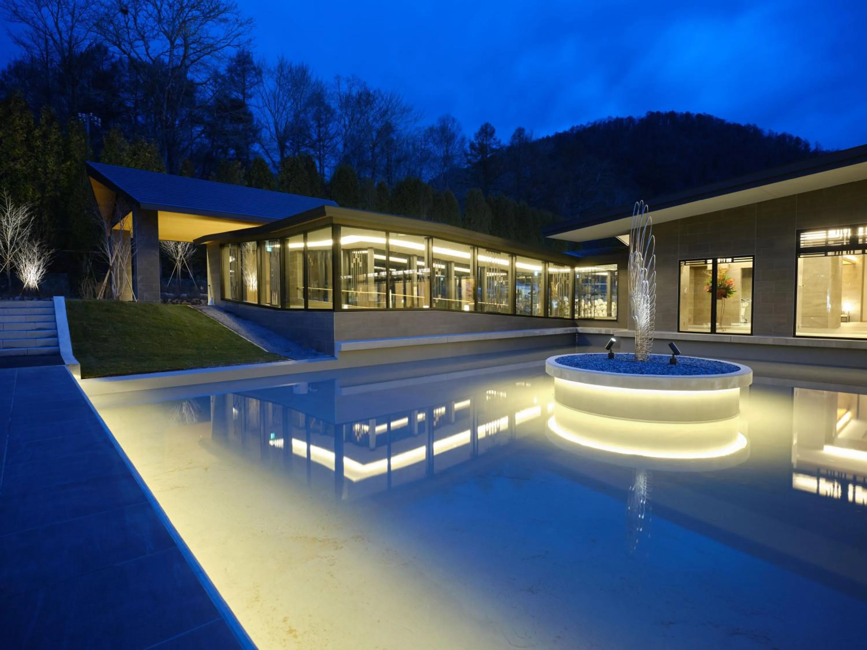 Property building in Lake Toya Tsuruga Resort HIKARINOUTA