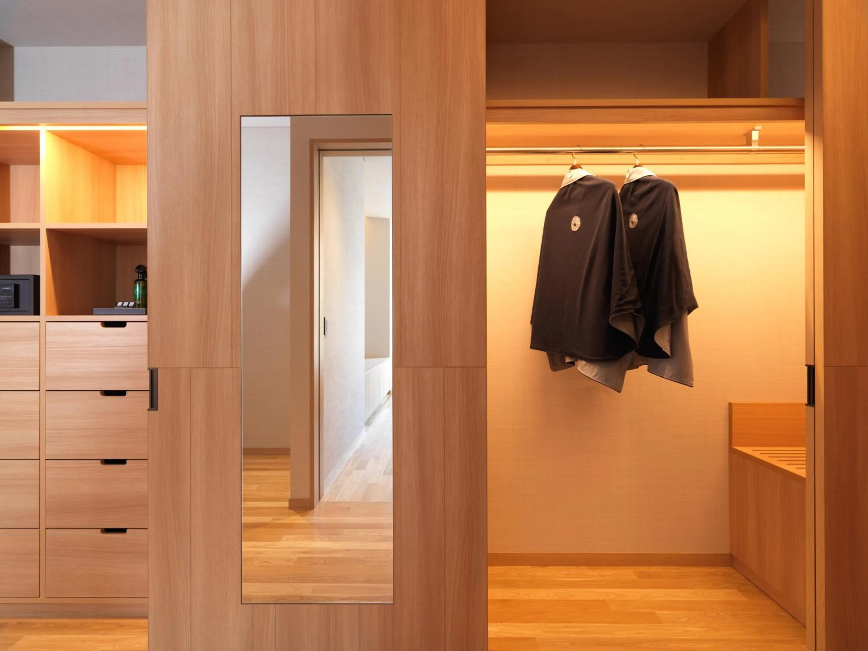 Photo of the whole room in Lake Toya Tsuruga Resort HIKARINOUTA