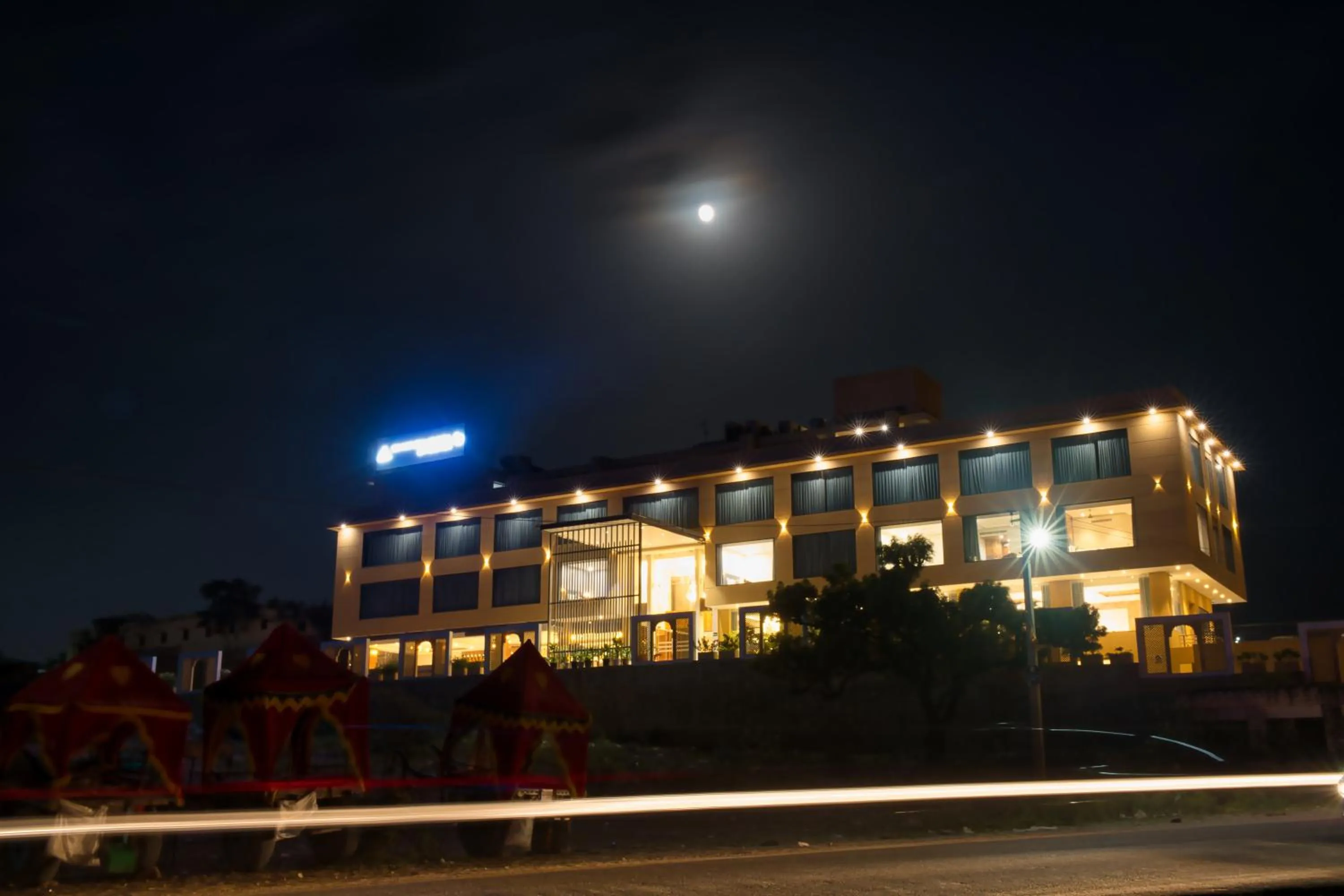 Facade/entrance in Nu Horizen Crystal By Morpho