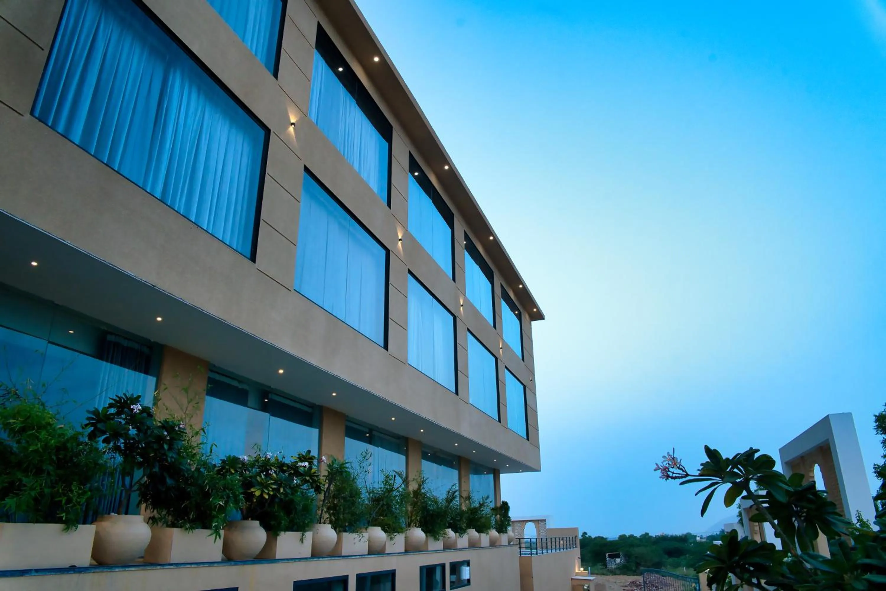 Facade/entrance in Nu Horizen Crystal By Morpho