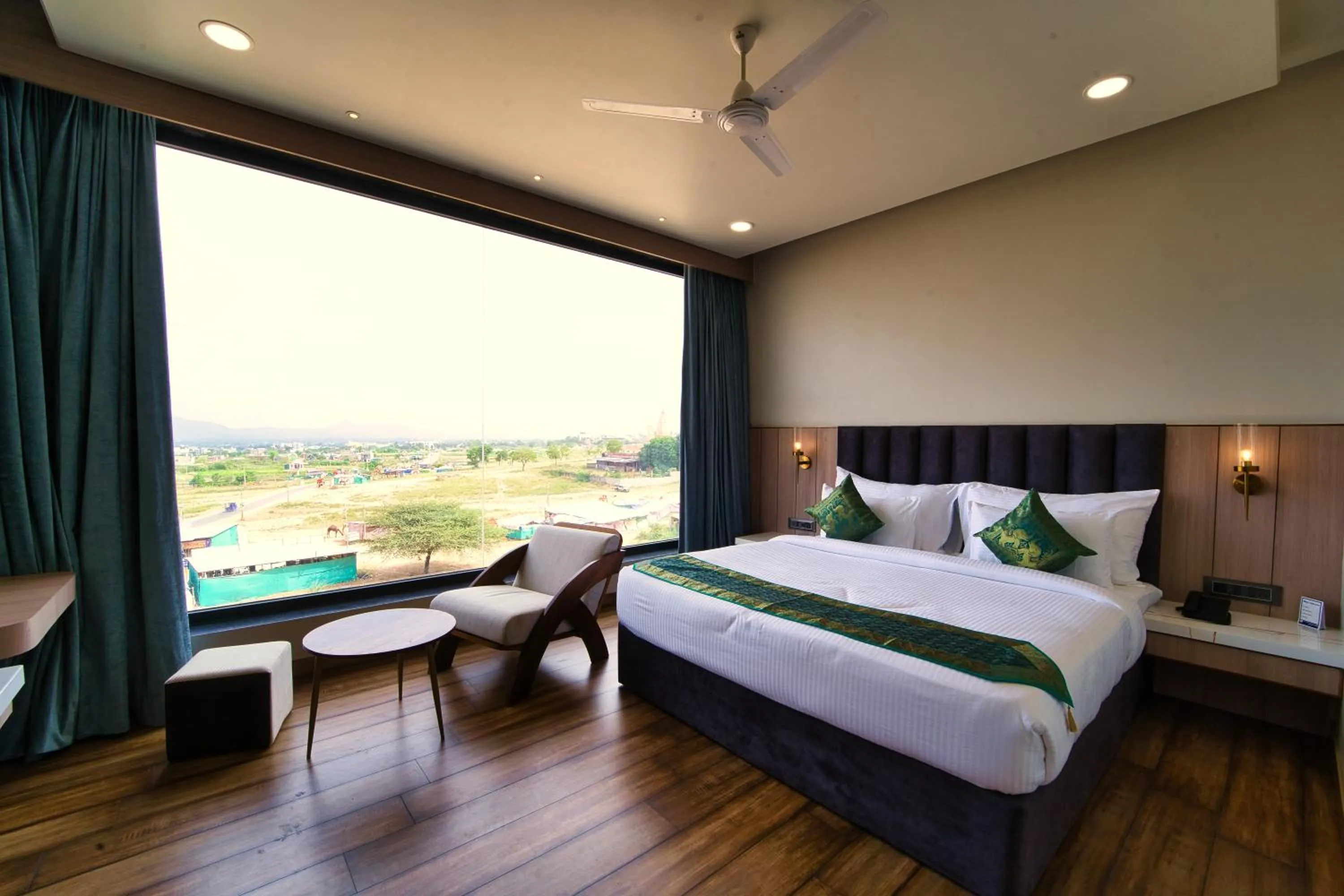 Bed in Nu Horizen Crystal By Morpho