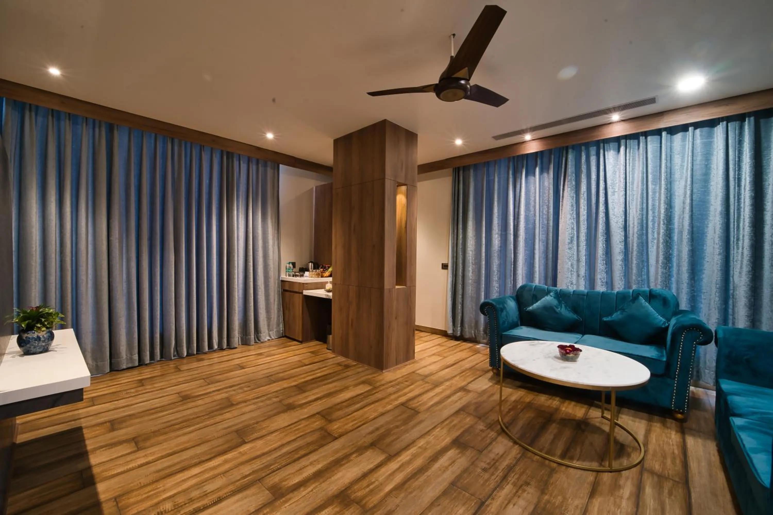 Photo of the whole room in Nu Horizen Crystal By Morpho