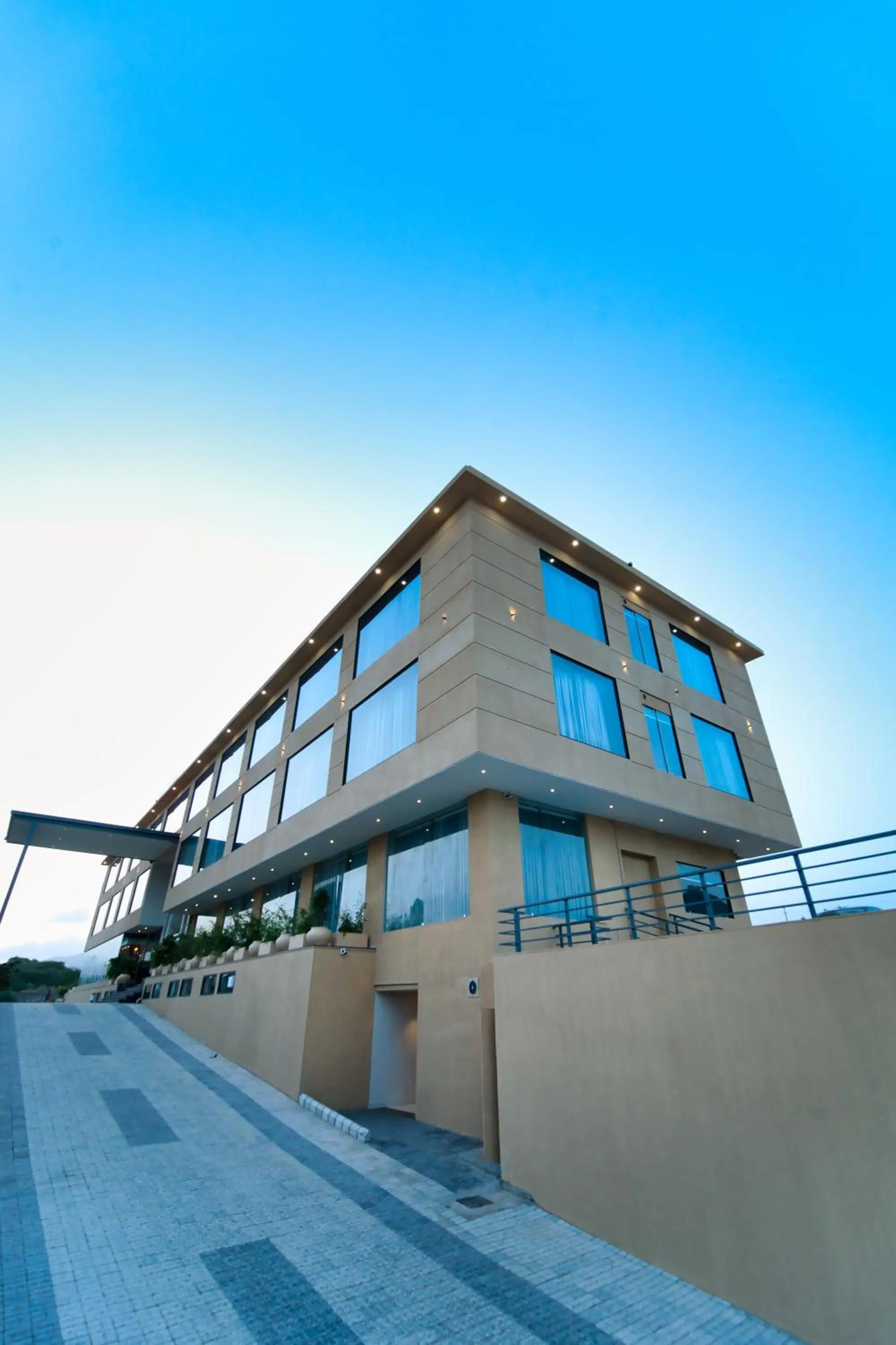 Facade/entrance in Nu Horizen Crystal By Morpho