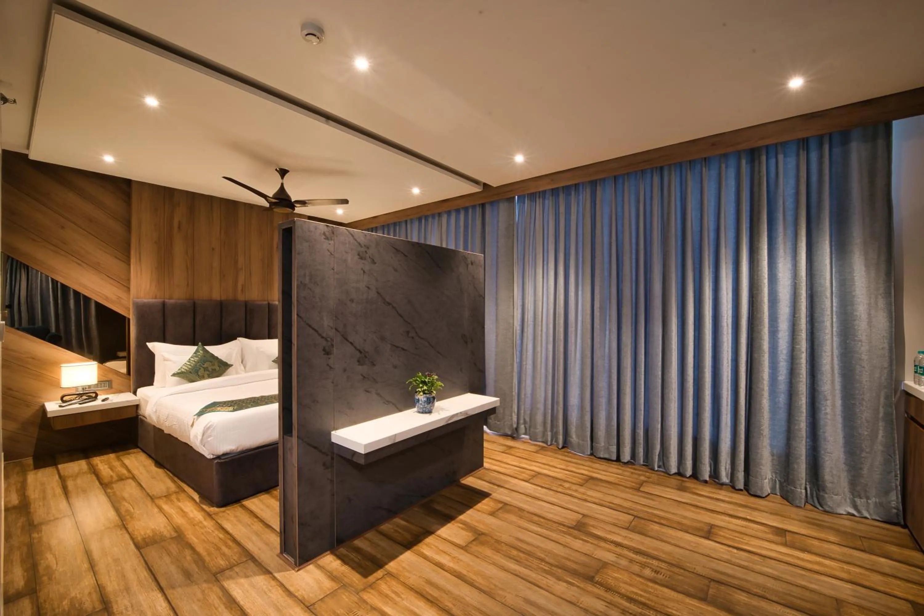 Bed in Nu Horizen Crystal By Morpho