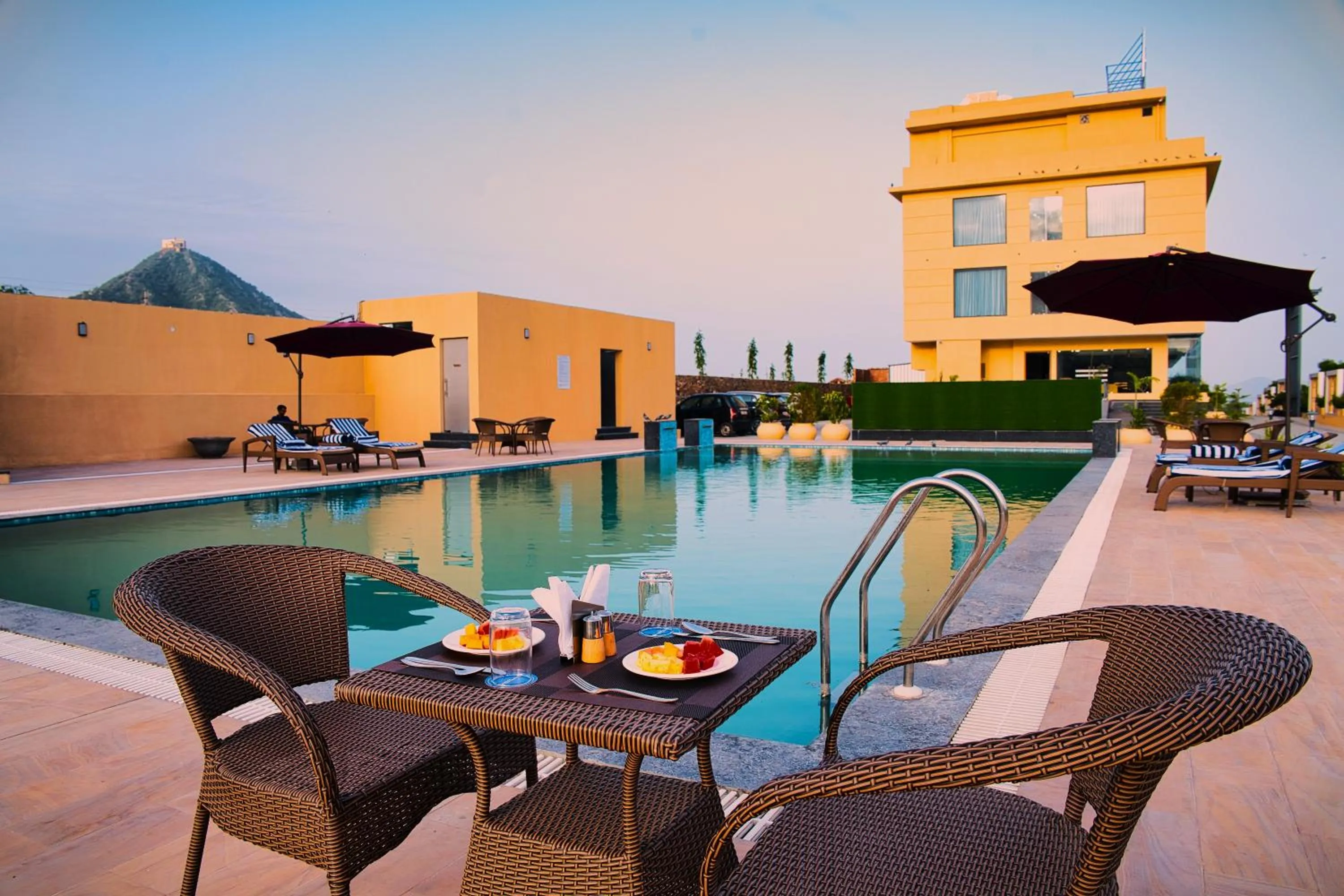 Swimming pool in Nu Horizen Crystal By Morpho