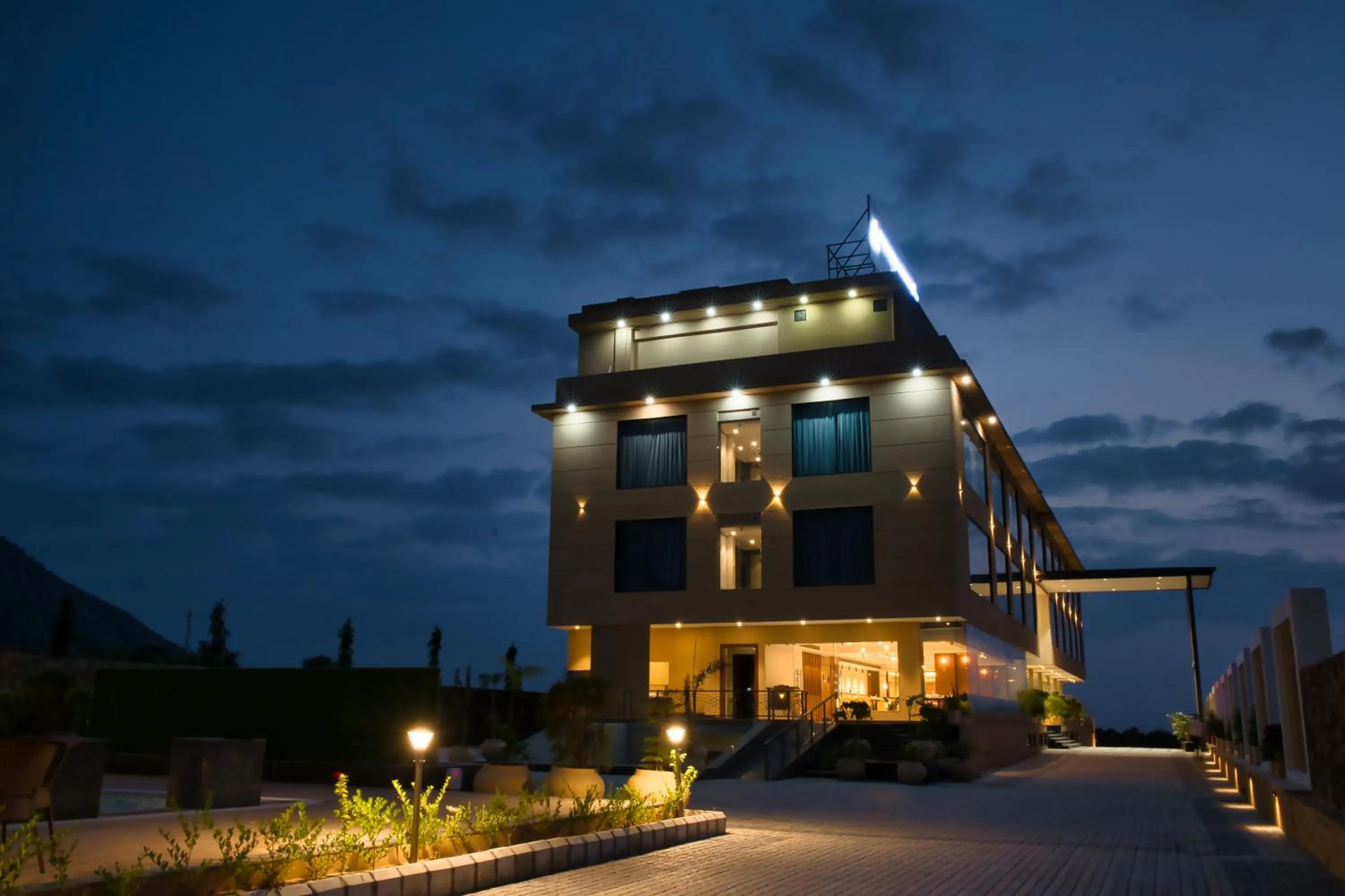 Facade/entrance in Nu Horizen Crystal By Morpho