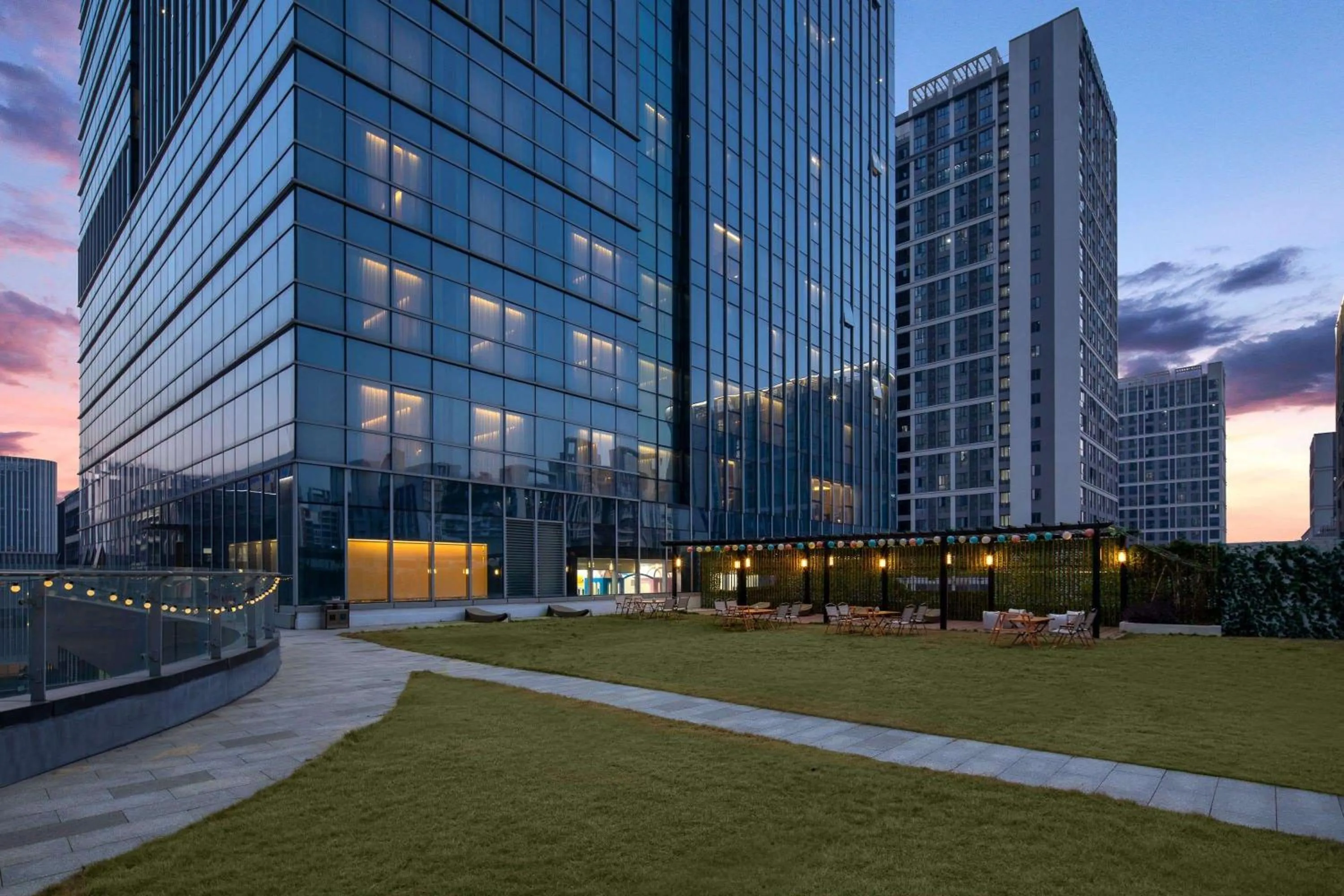 Property building in Wyndham Guangzhou Baiyun Mountain