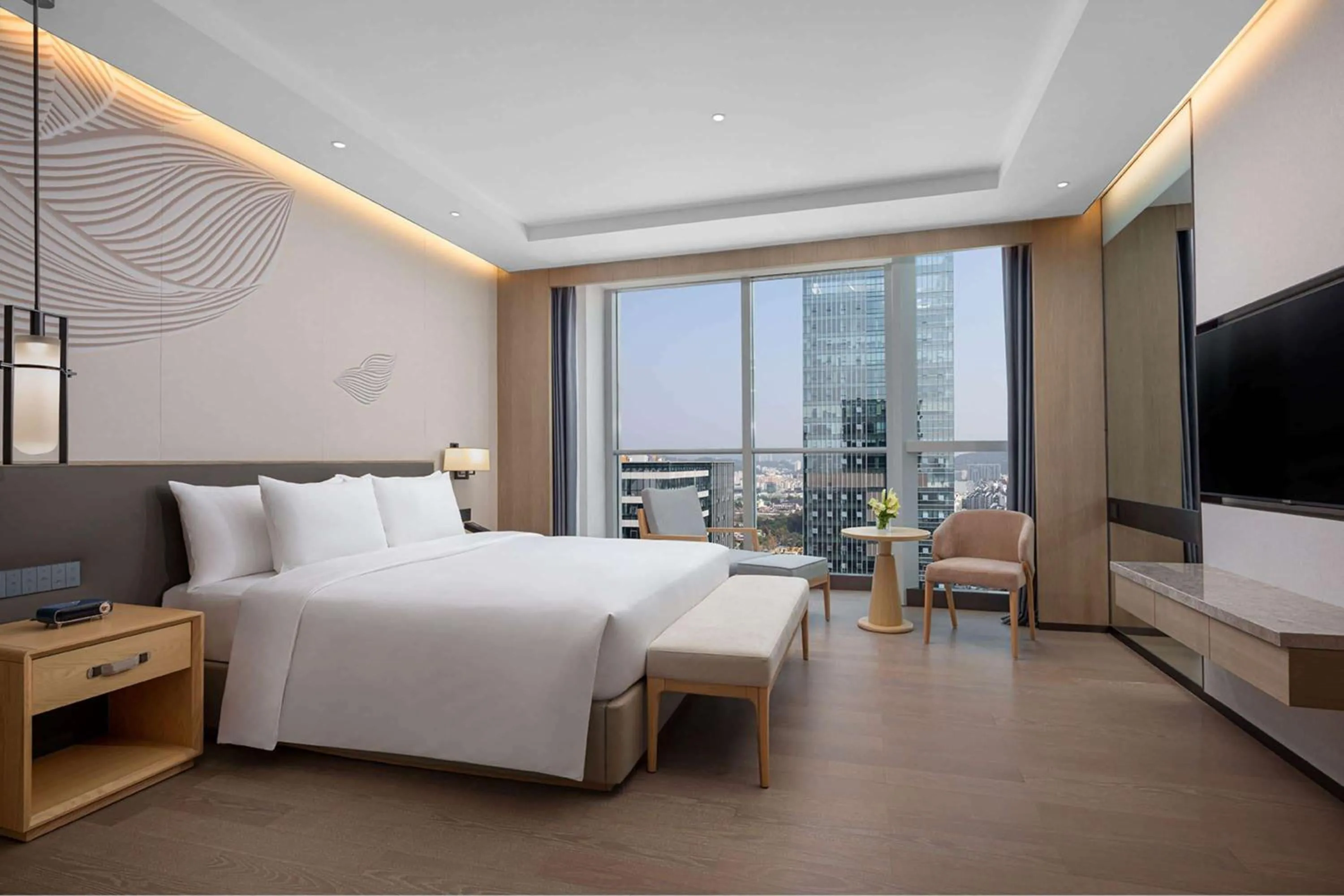 Photo of the whole room, Bed in Wyndham Guangzhou Baiyun Mountain