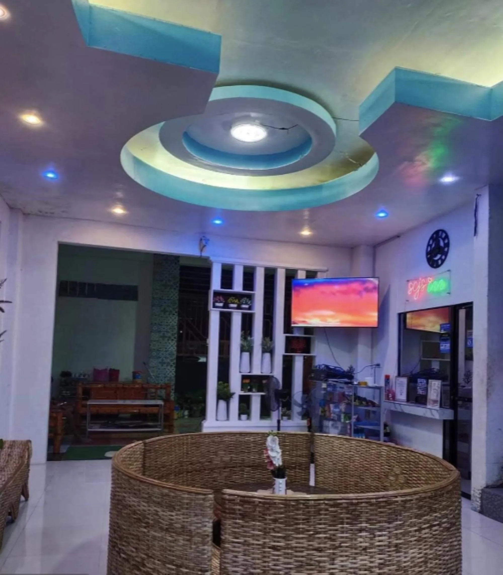 Seating area in RedDoorz @ SCJS INN Buug Sibugay