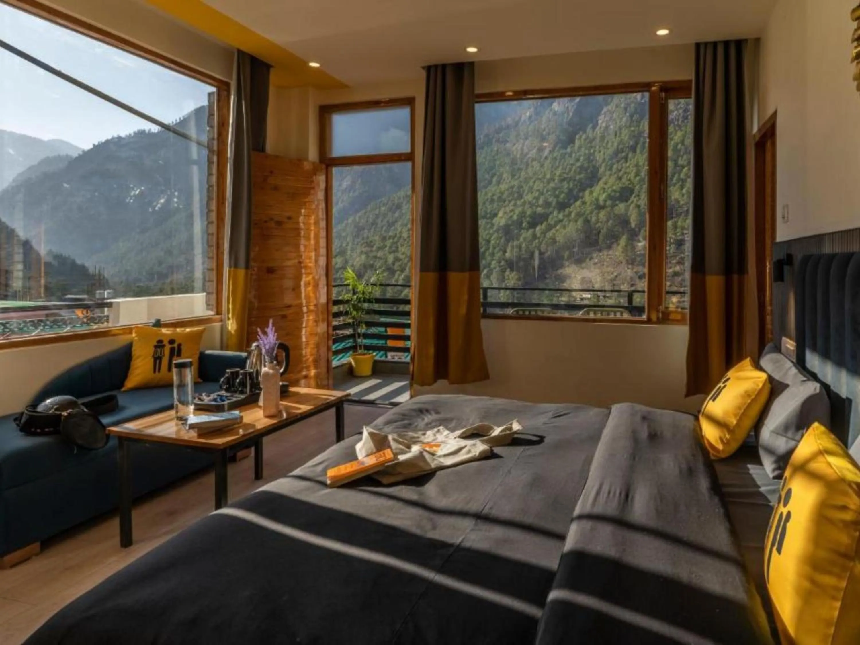 Day in The Hosteller Kasol, Parvati Valley