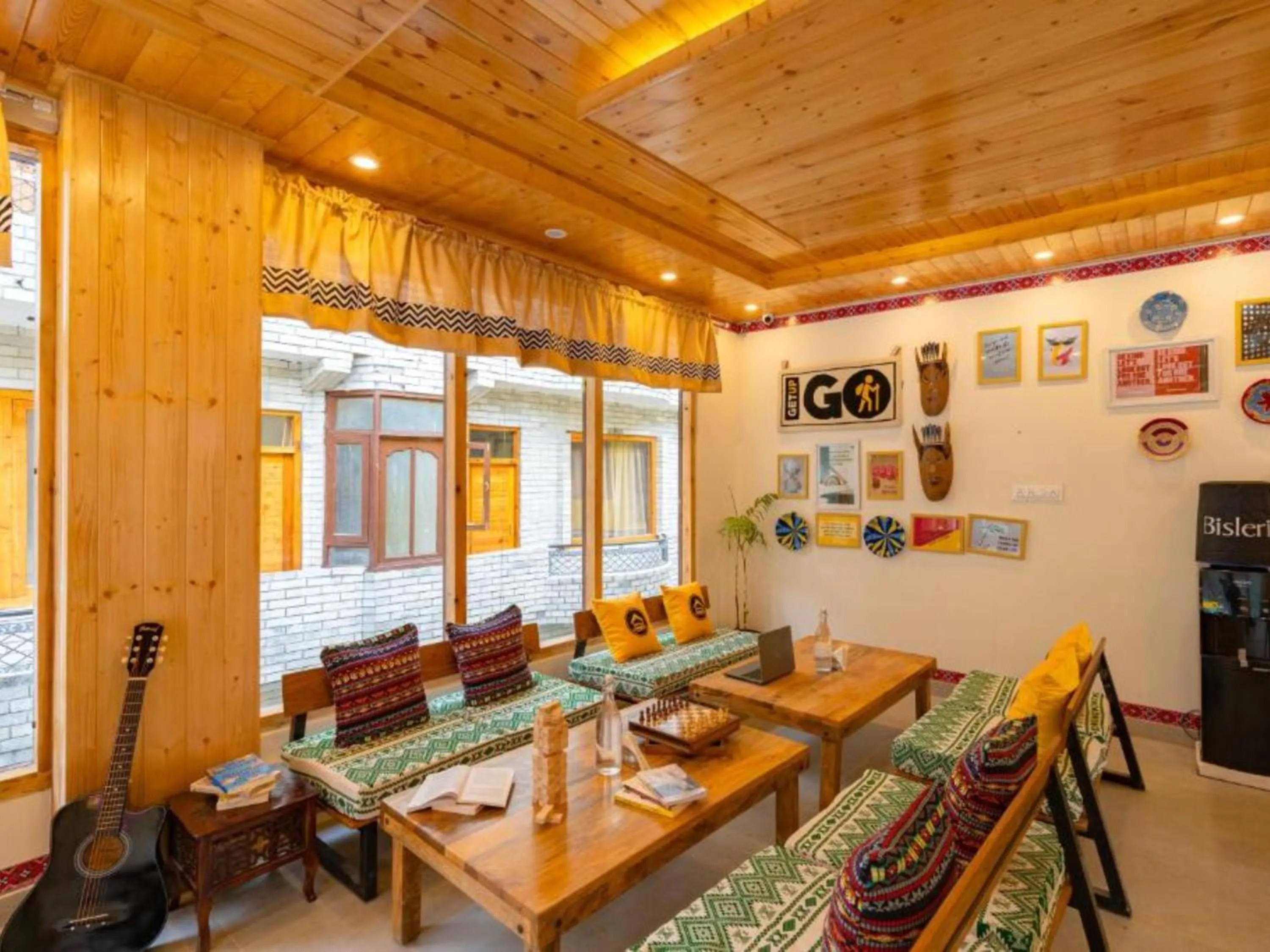 Living room in The Hosteller Kasol, Parvati Valley
