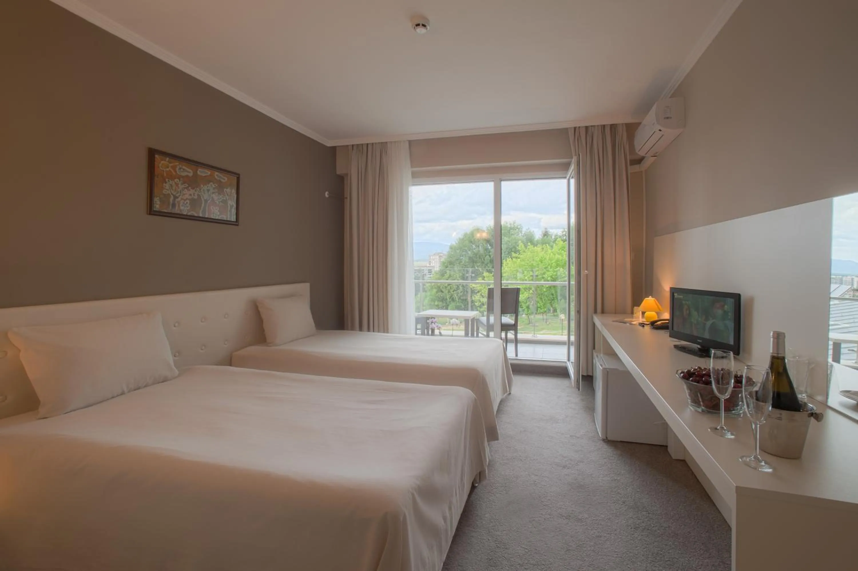 Photo of the whole room in Парк хотел Кюстендил