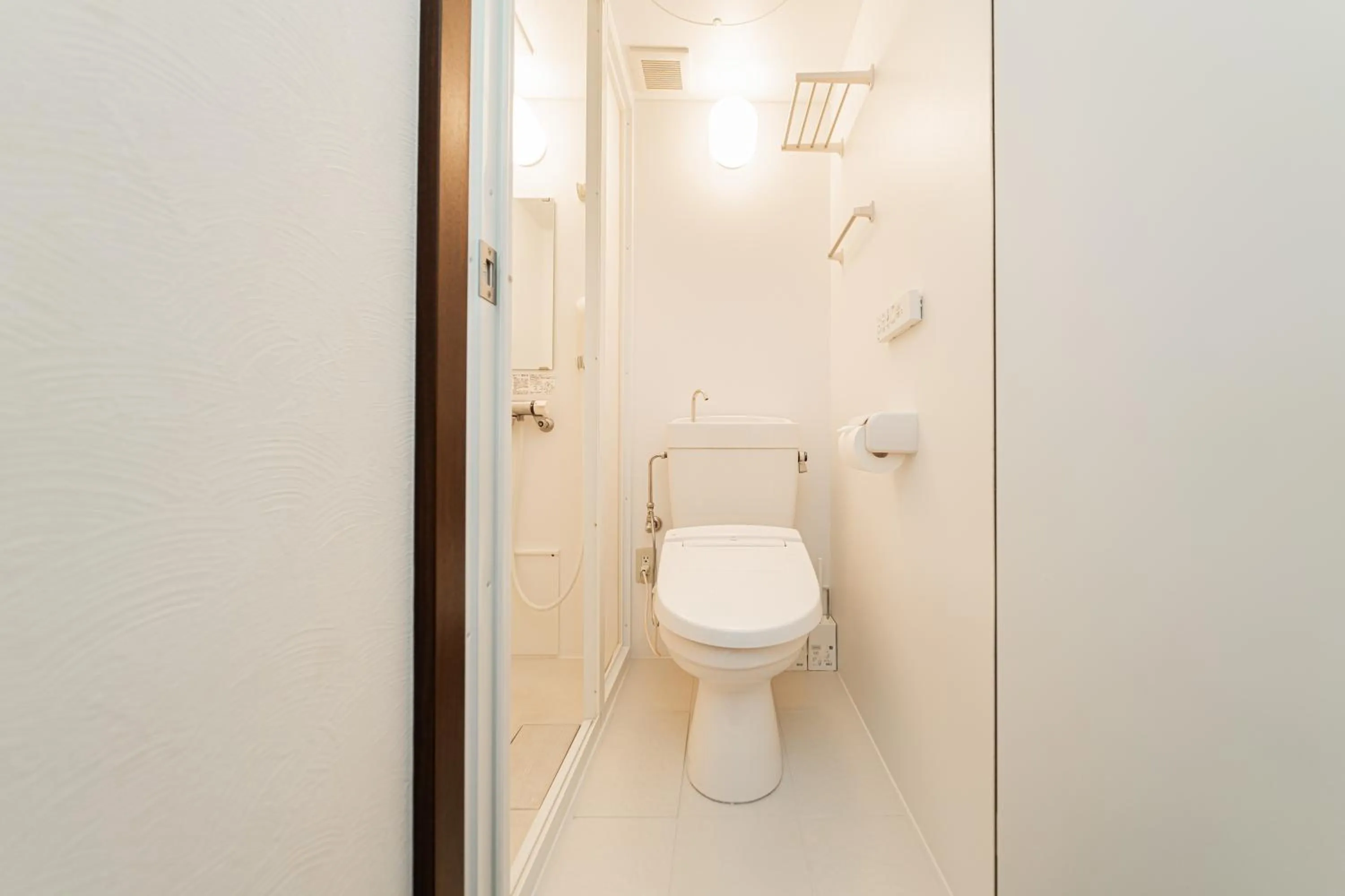 Toilet in Serorin Light Hotel Tokyo