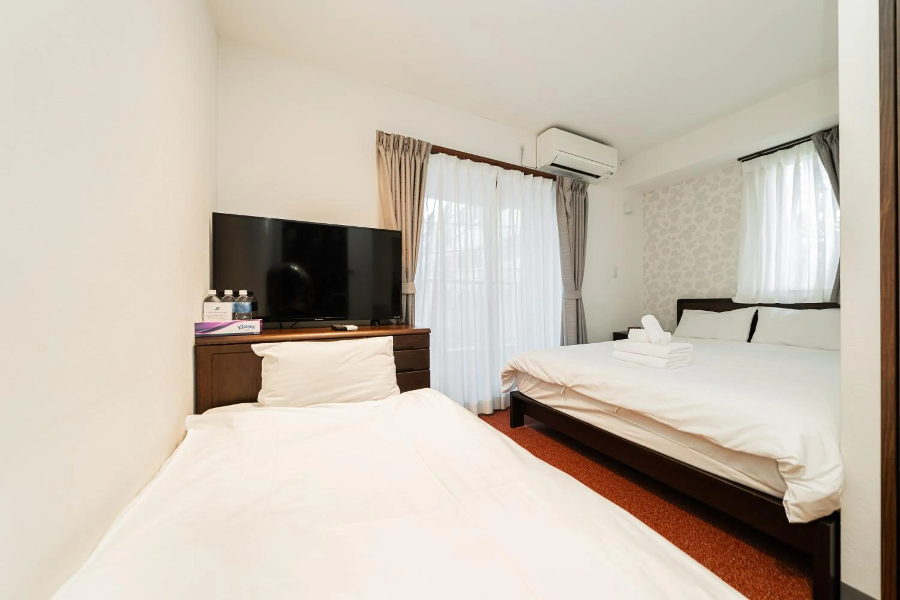 Photo of the whole room, Bed in Serorin Light Hotel Tokyo