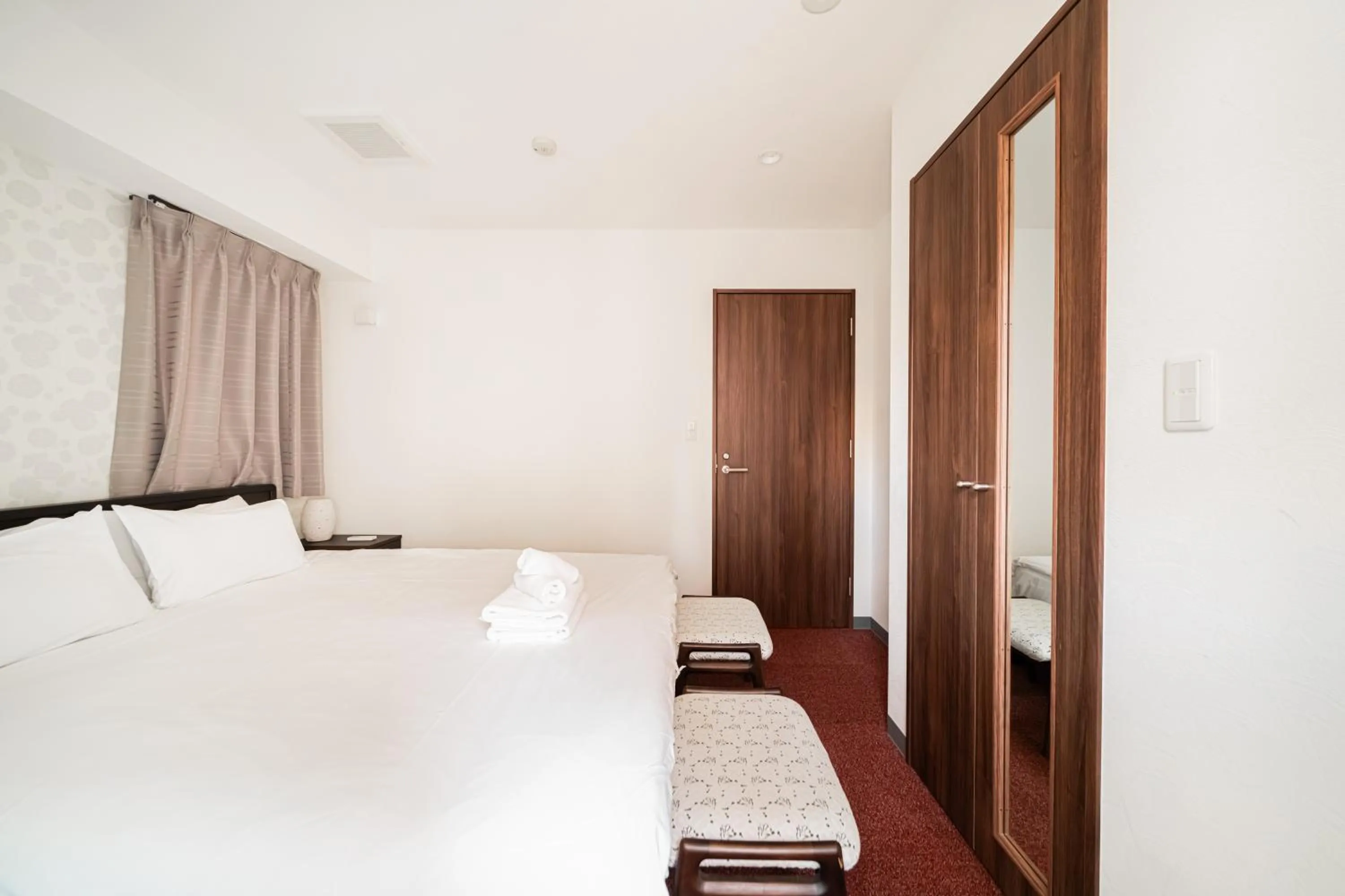 Bed in Serorin Light Hotel Tokyo