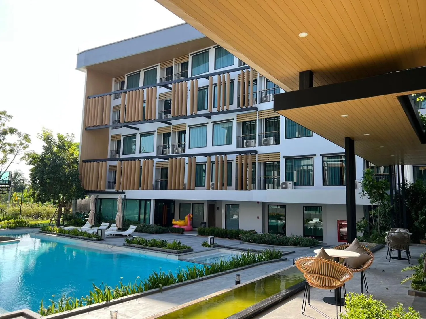 Property building in Crystal Srivaree Suvarnabhumi Hotel
