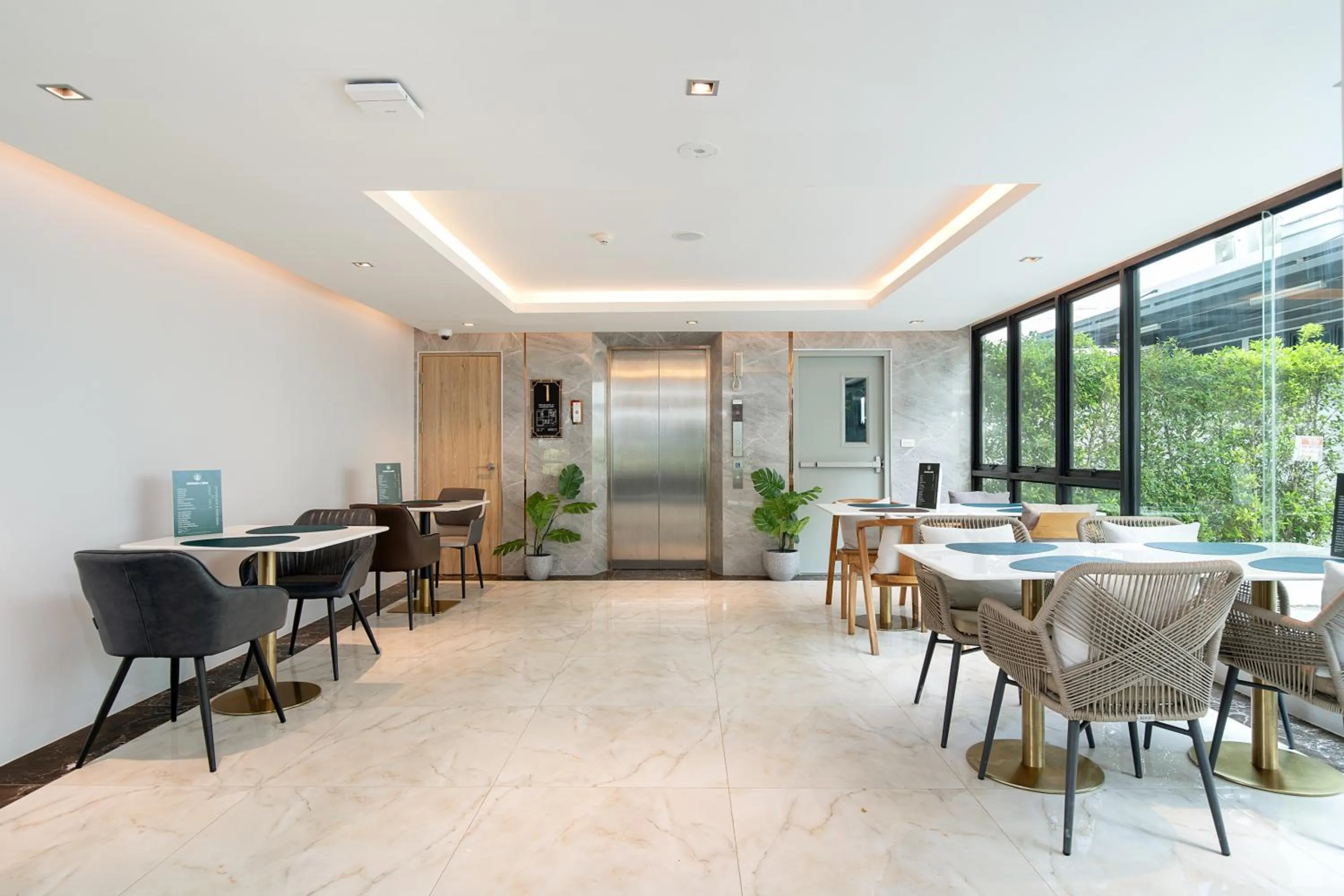 Coffee/tea facilities in Crystal Srivaree Suvarnabhumi Hotel