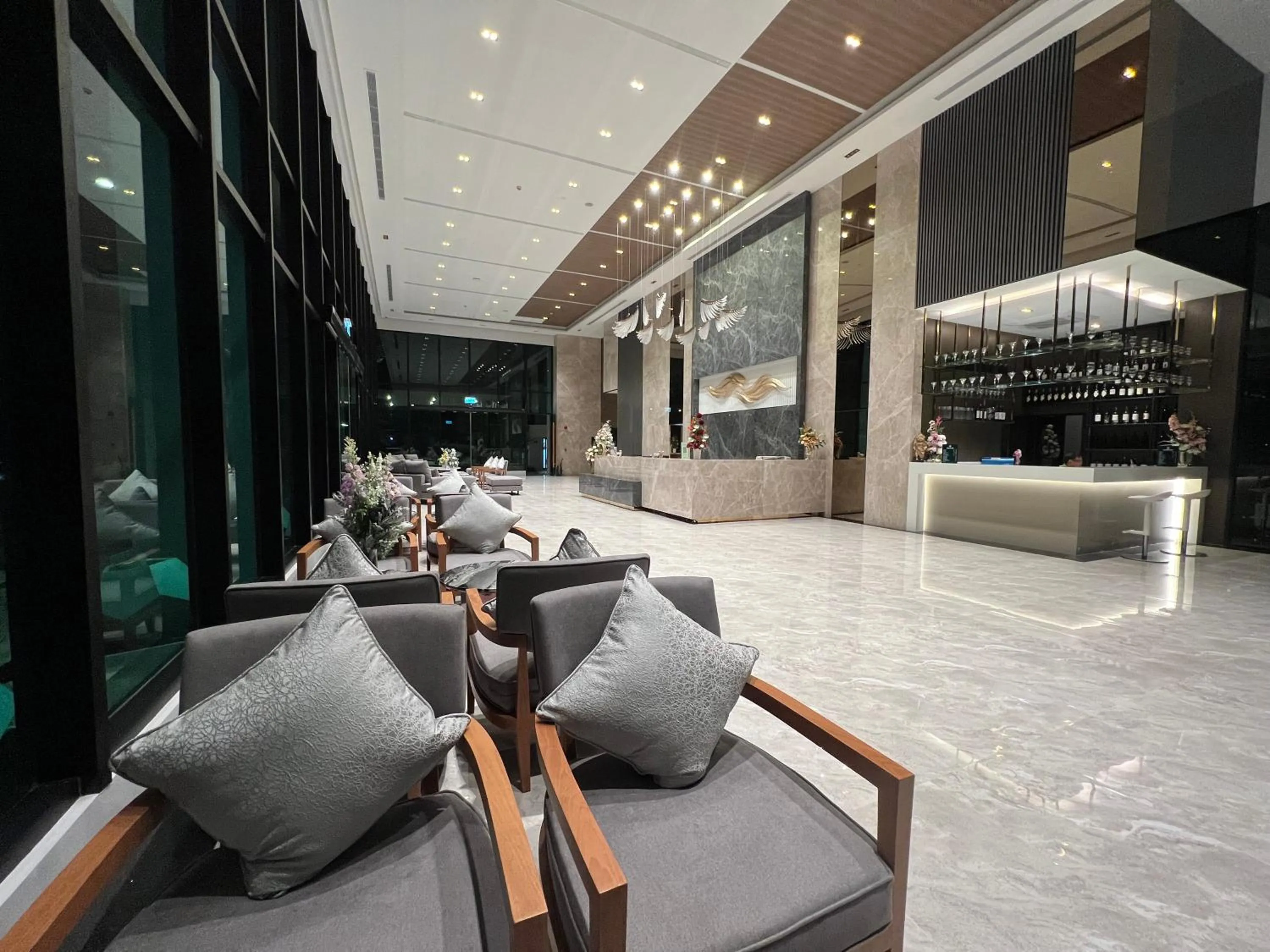 Lobby or reception in Crystal Srivaree Suvarnabhumi Hotel