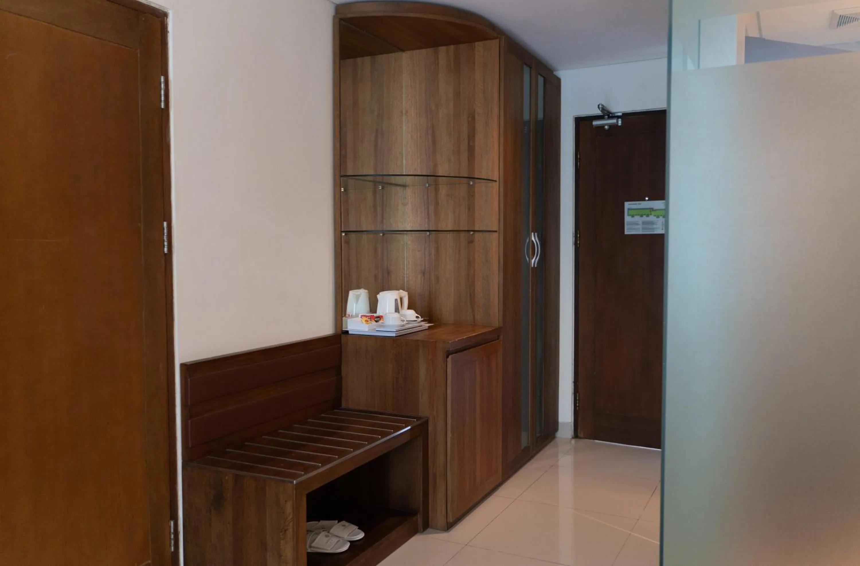 wardrobe in Duaraloka Sanur