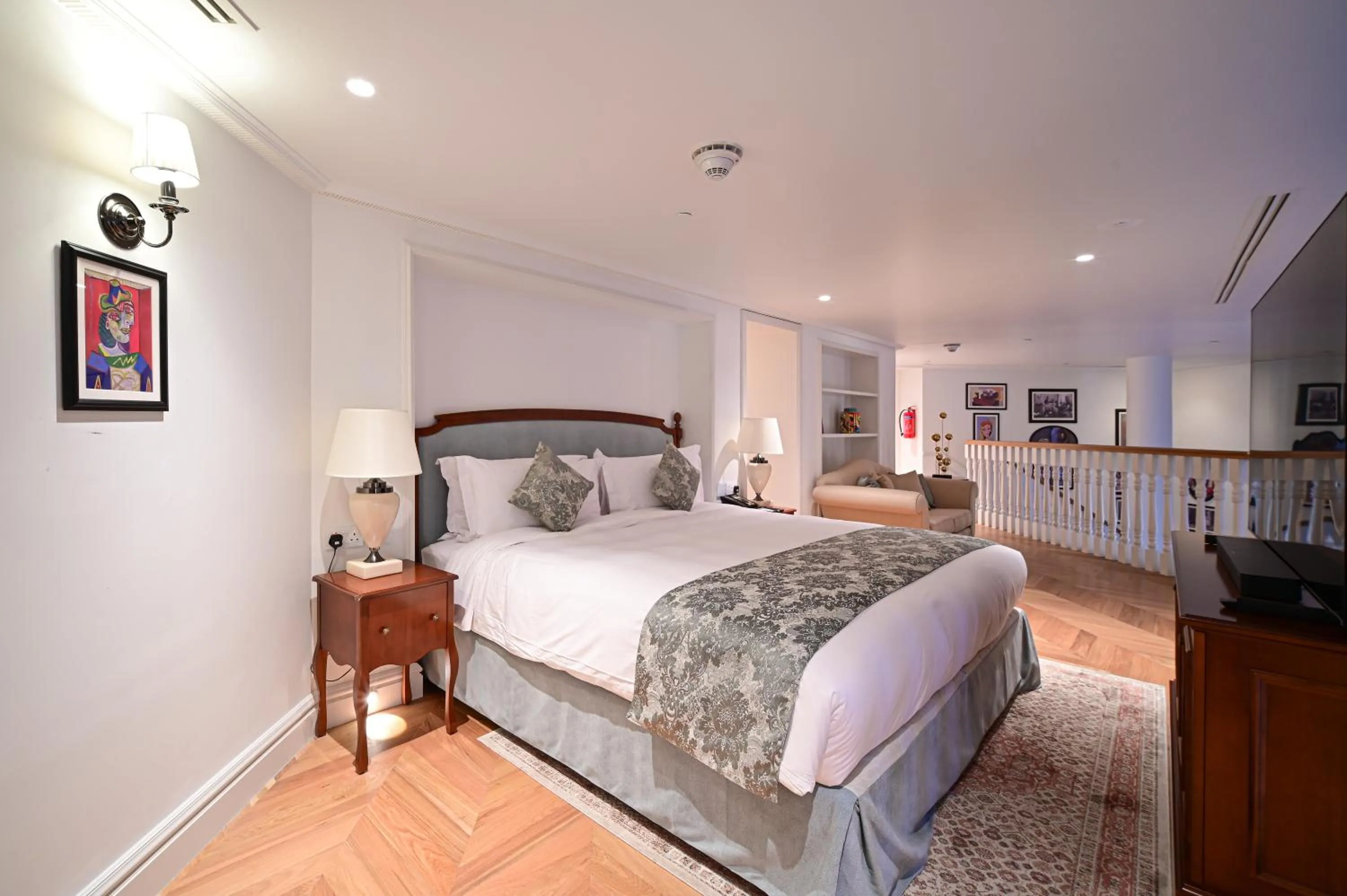 Bedroom, Bed in 21 High Street Residence By The Torch