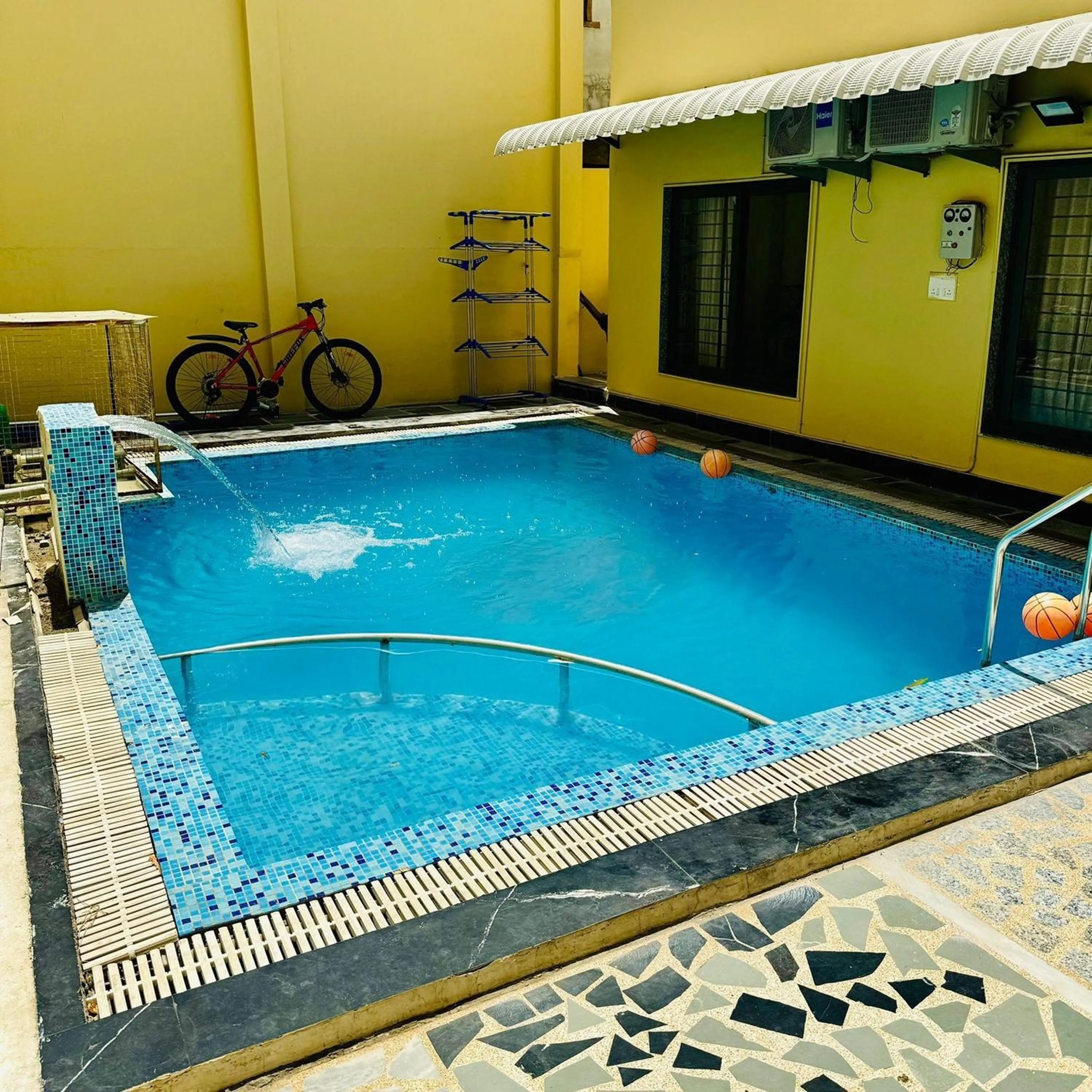 Swimming pool in Agariya Haveli near Pichola Lake, Udaipur
