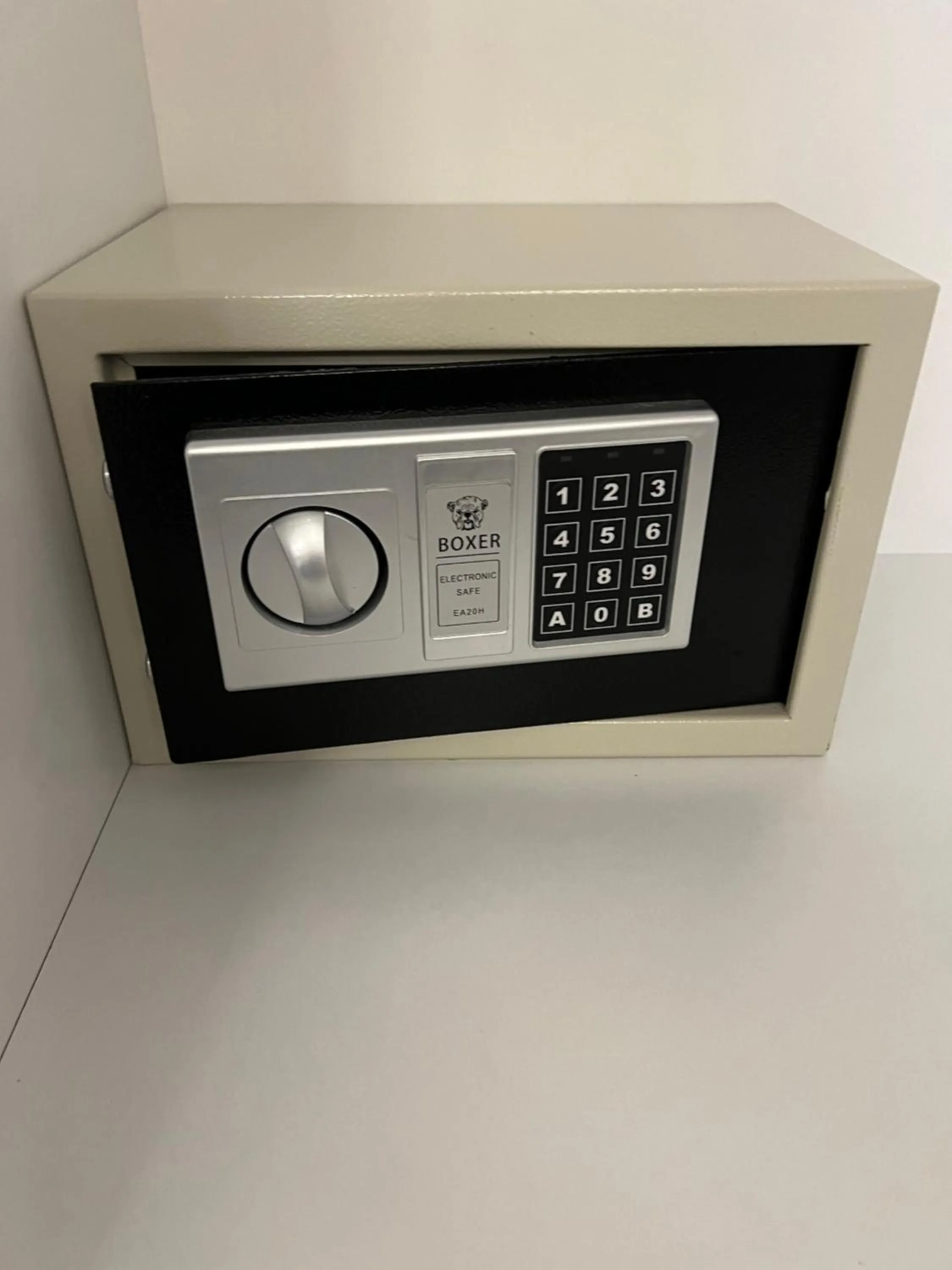 safe in Sole Luxury Bed and Breakfast