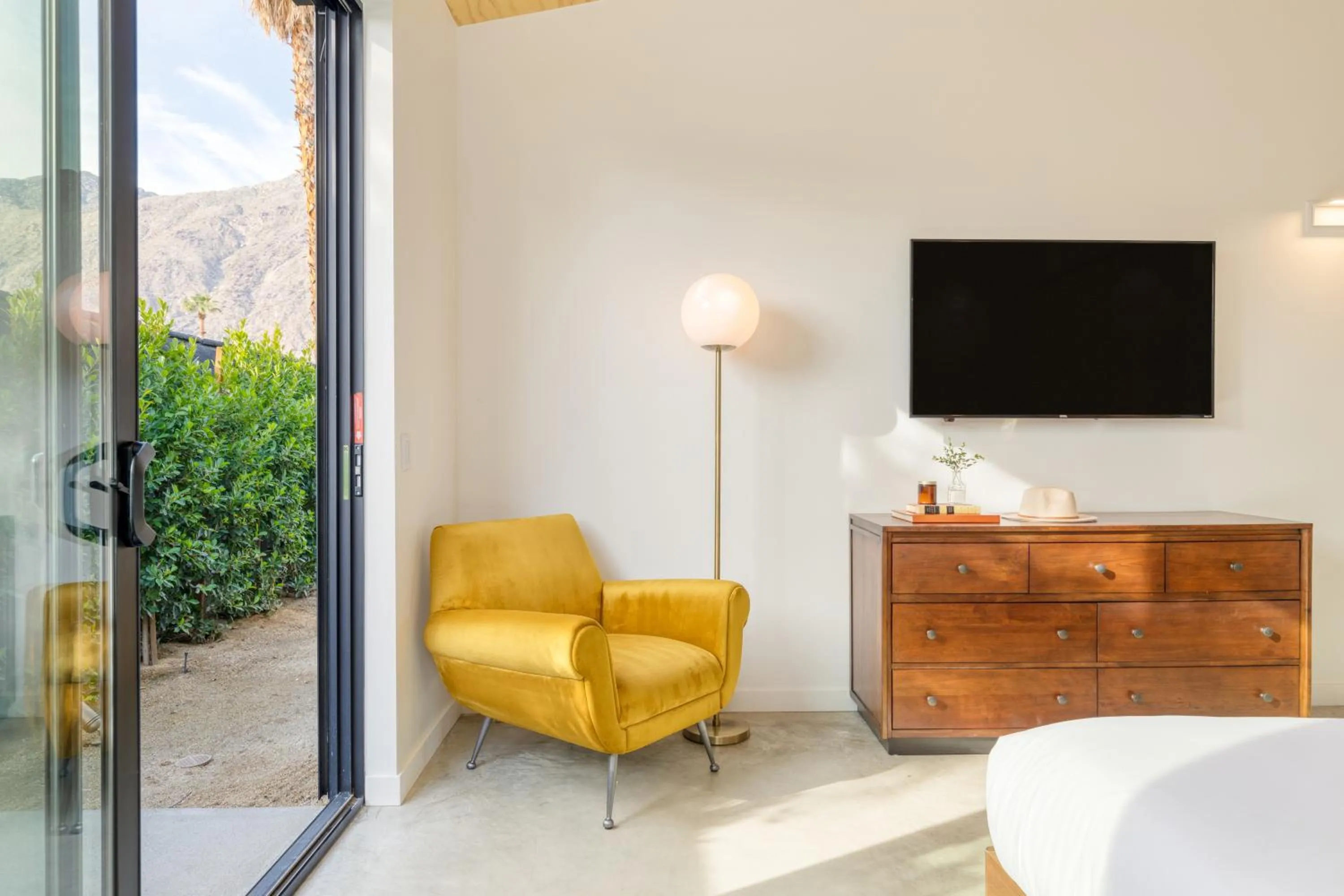 Bed in Blackhaus Suites by AvantStay Modern Comfort in Downtown Palm Springs