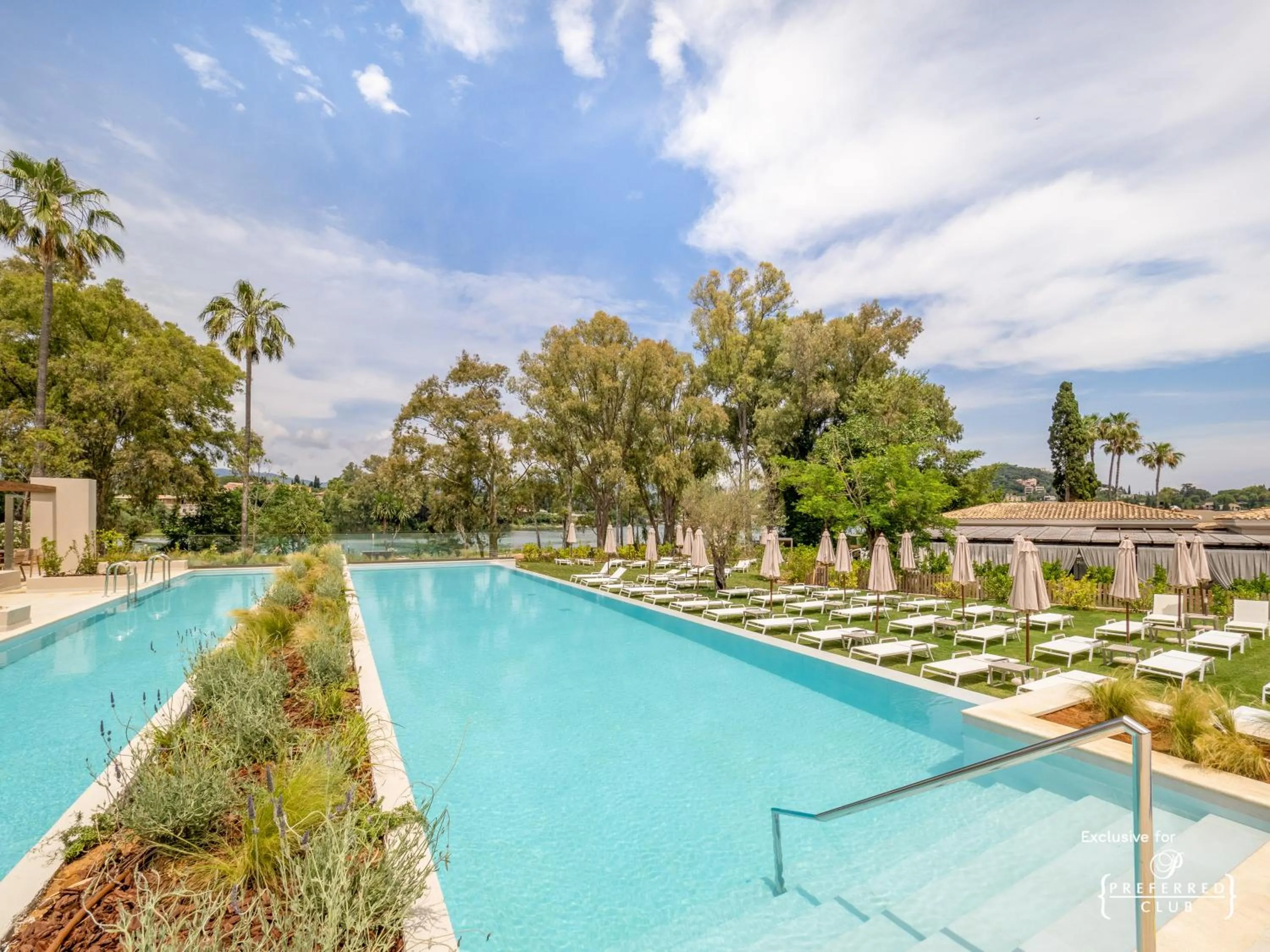 Swimming pool in Dreams Corfu Resort & Spa - All Inclusive