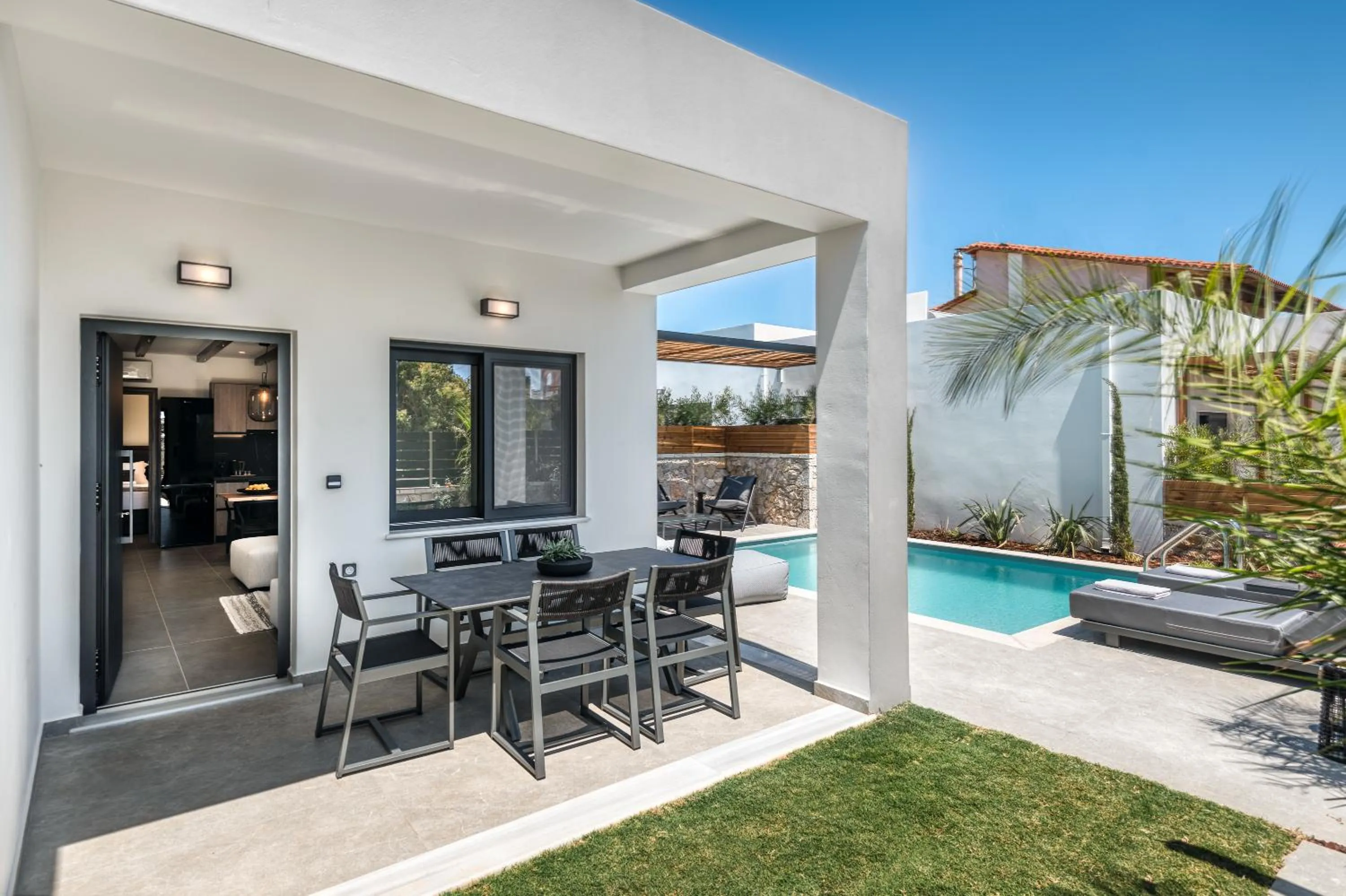 Swimming pool in Sezian Boutique Homes and Villas