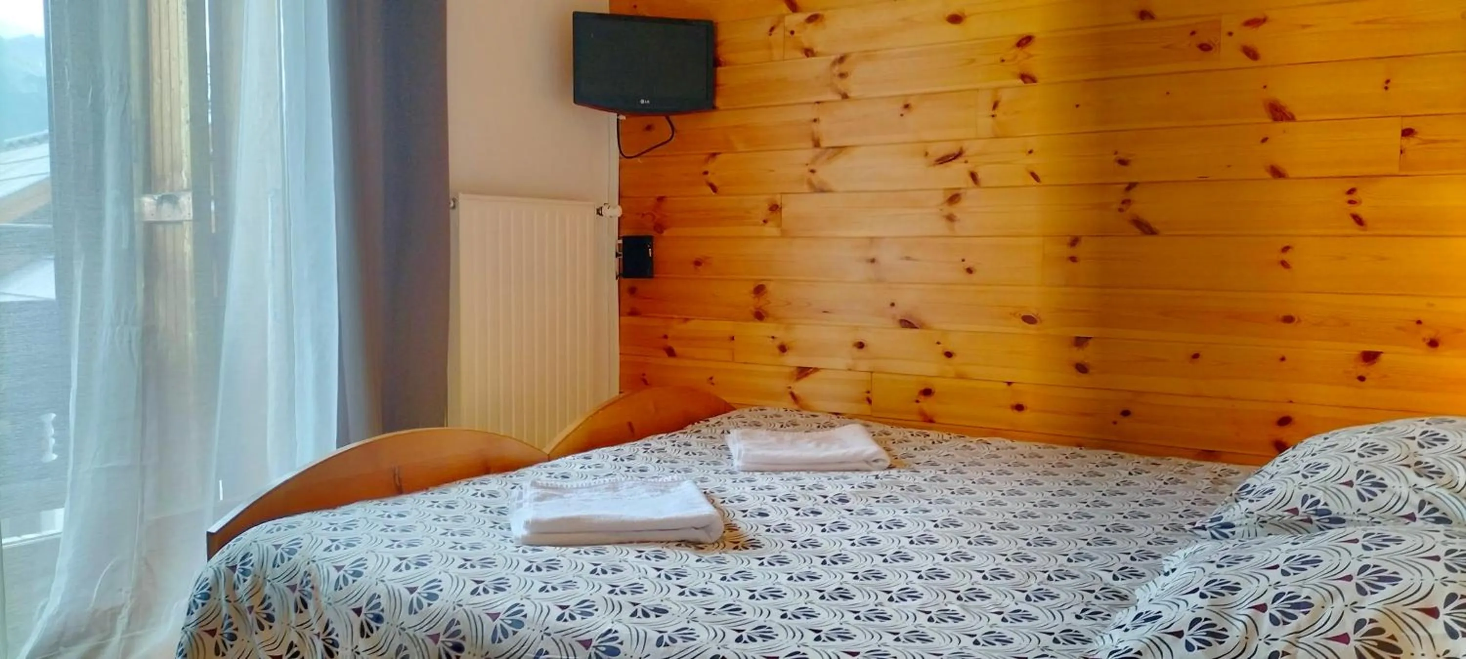 Bedroom, Bed in Auberge La maison de Catherine
