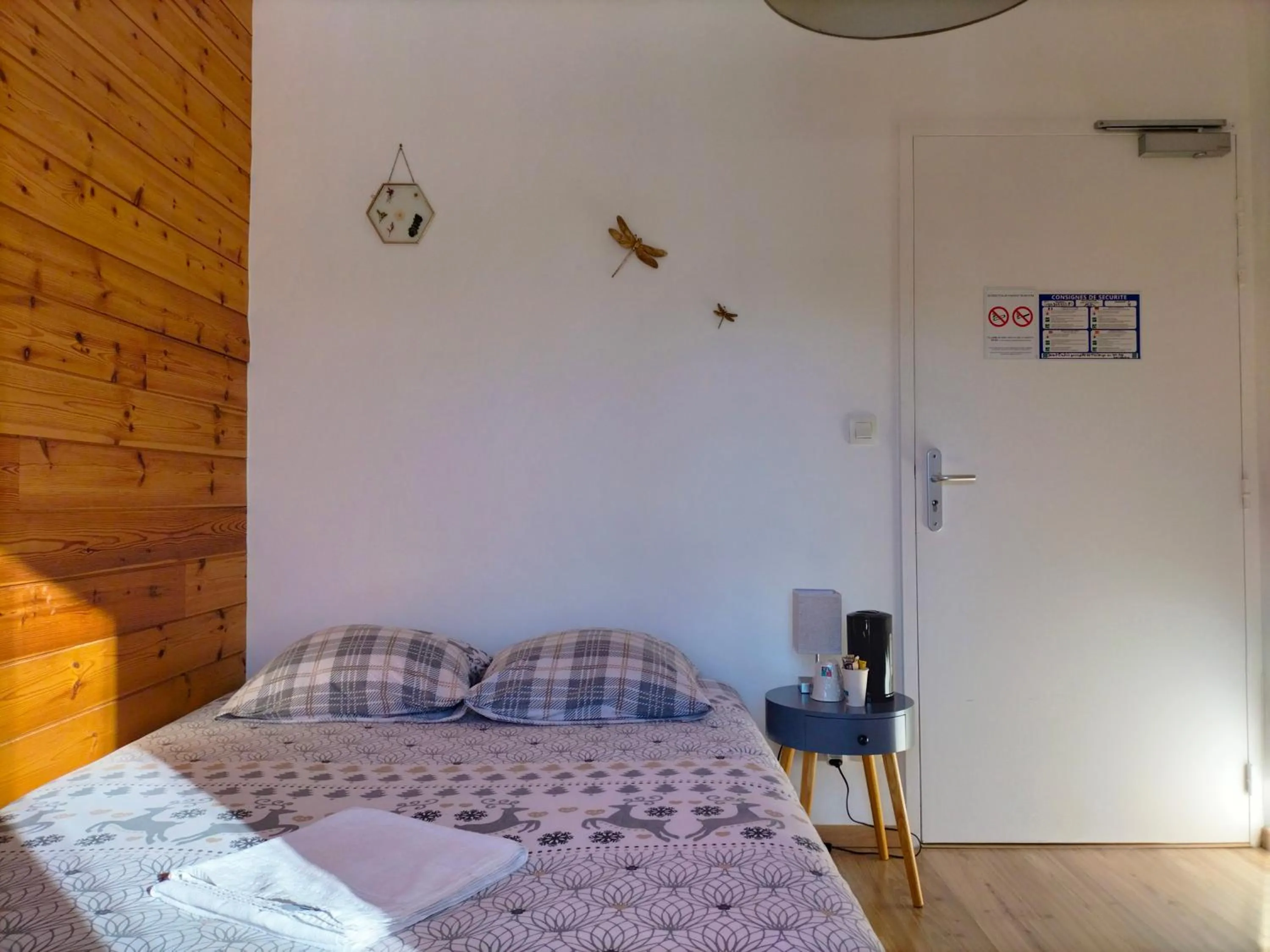 Bedroom, Bed in Auberge La maison de Catherine