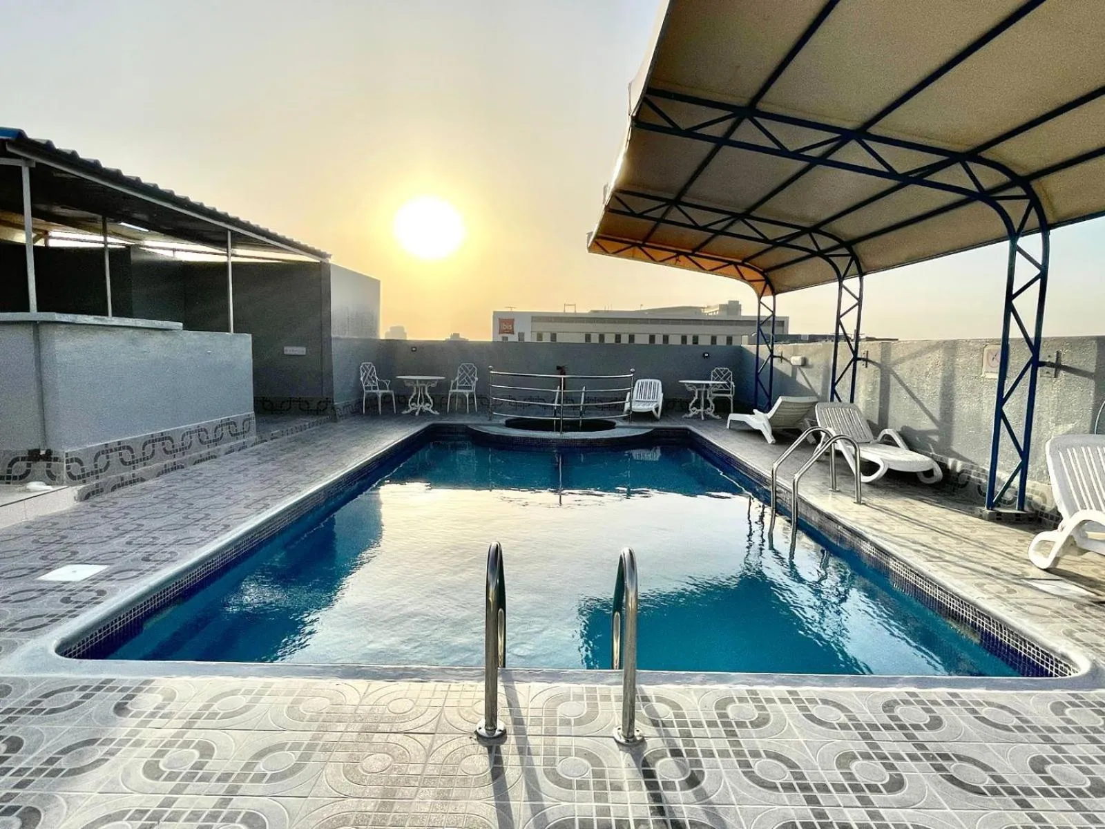 Diving in Le Paradise Palace Hotel Deira Dubai Al Rigga