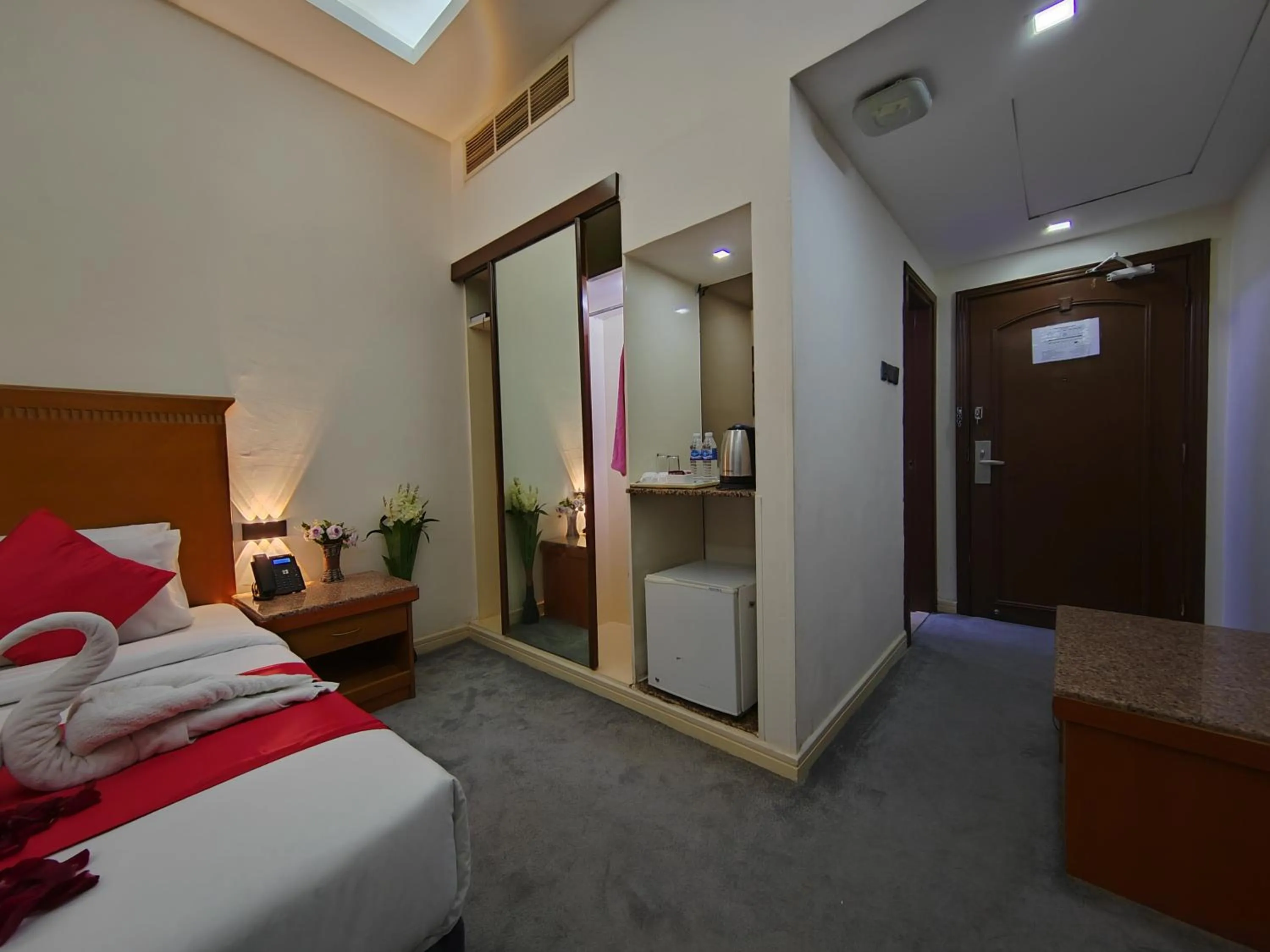 Bed in Le Paradise Palace Hotel Deira Dubai Al Rigga